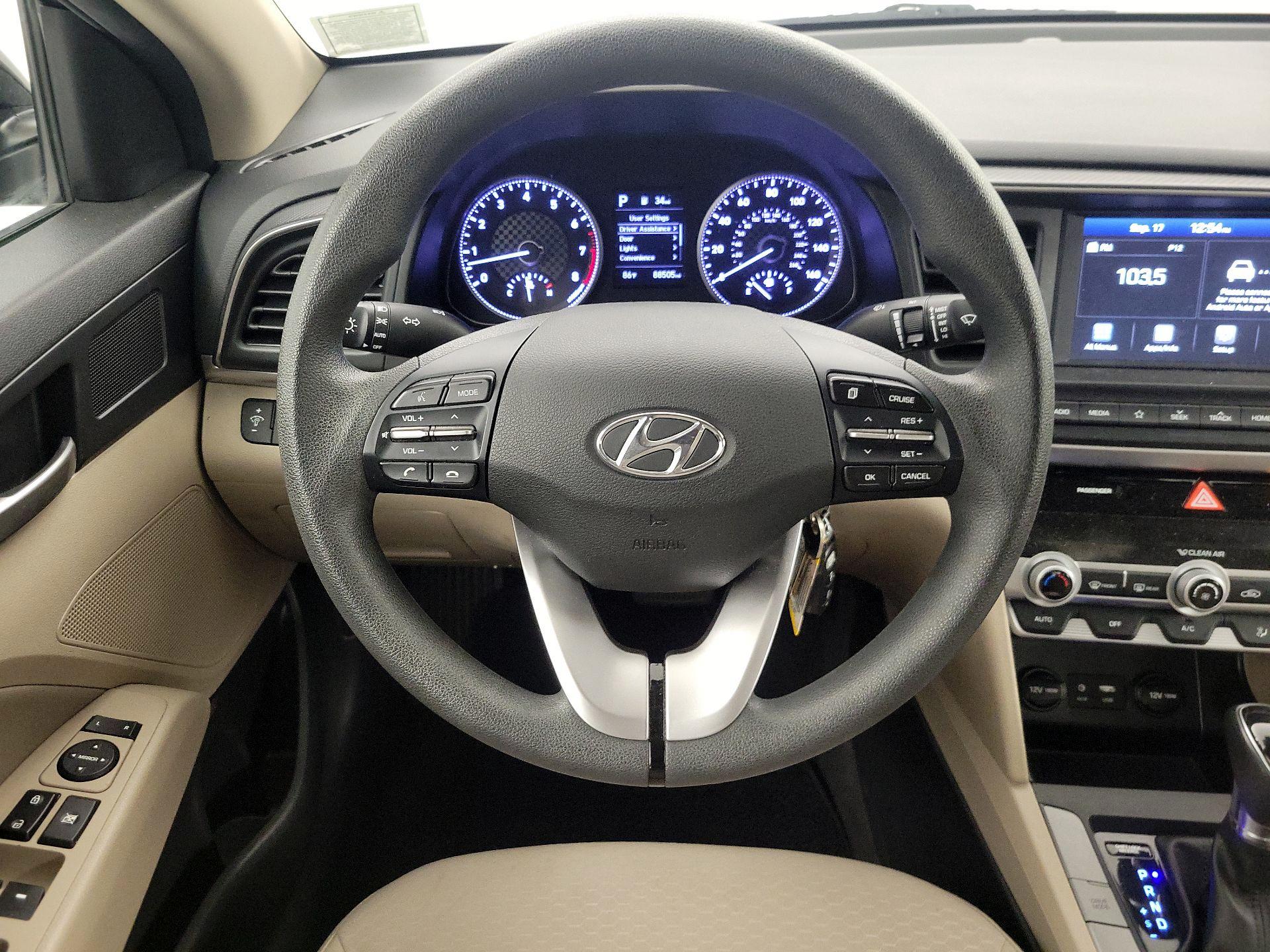 Thumbnail: 2020 Hyundai Elantra - 10