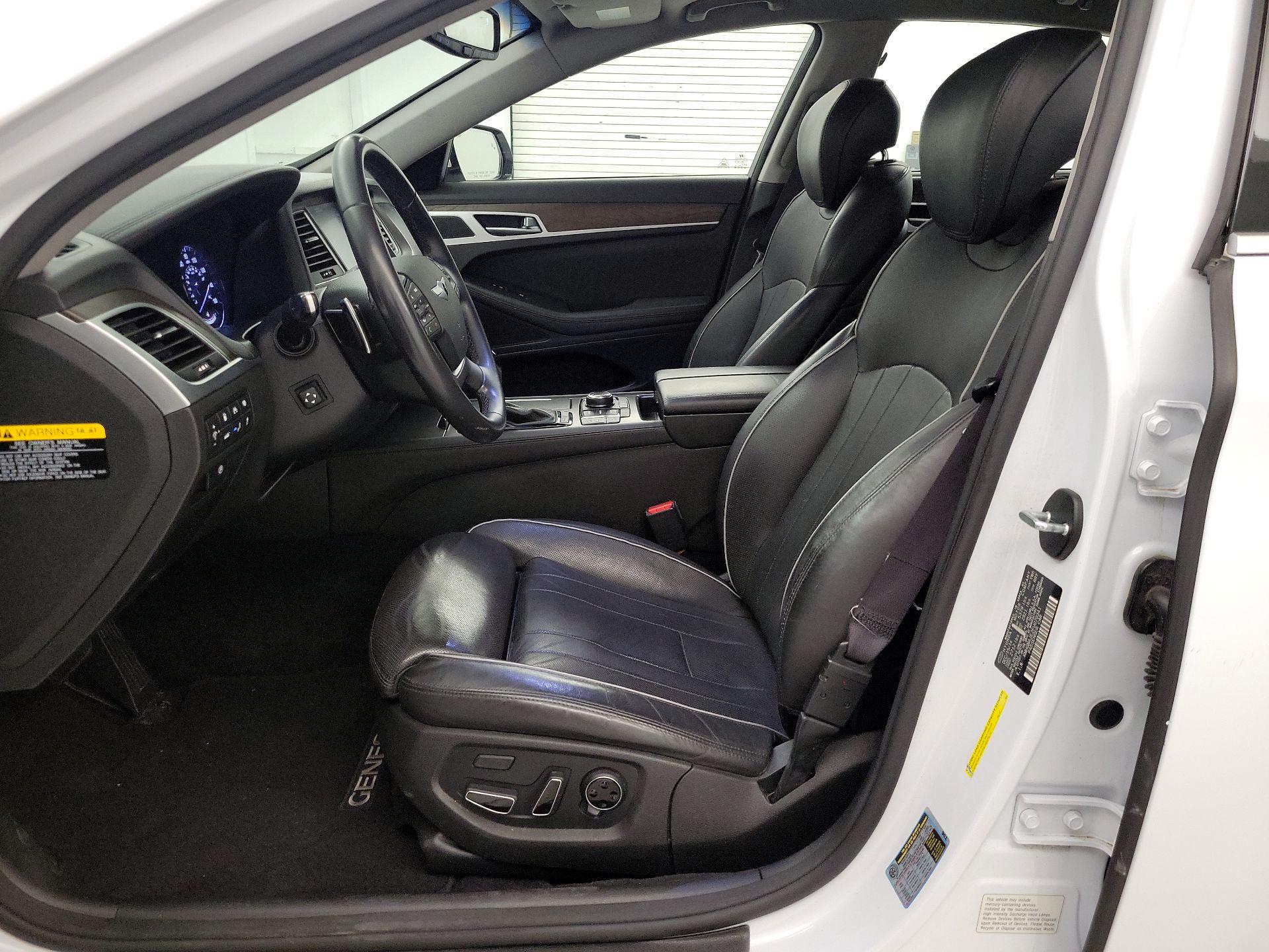 Thumbnail: 2015 Hyundai Genesis - 11