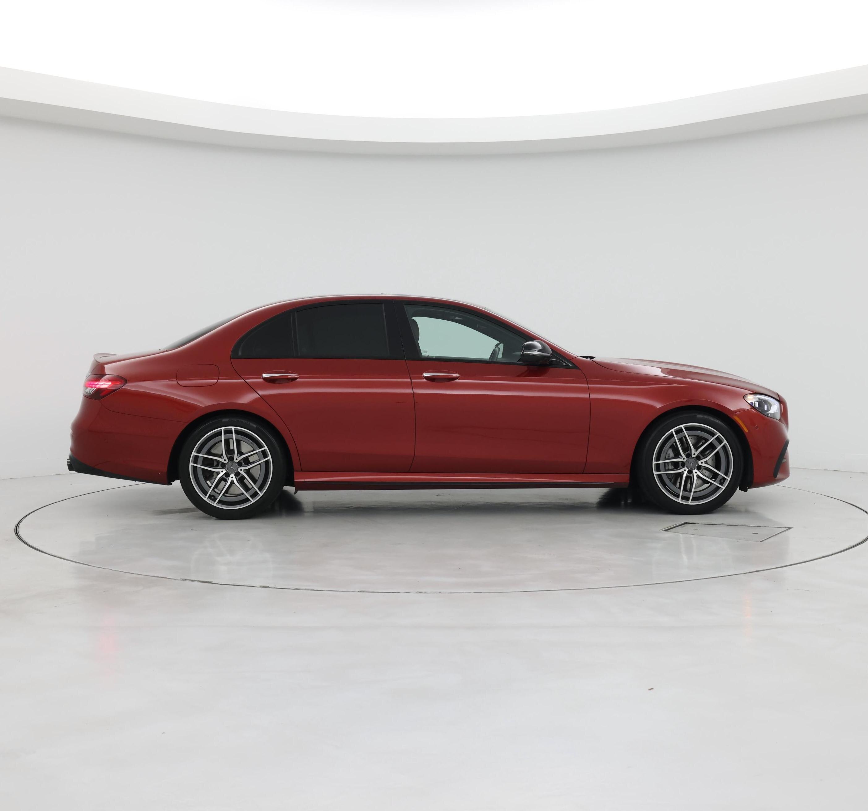 Thumbnail: 2022 Mercedes-Benz E-Class - 7