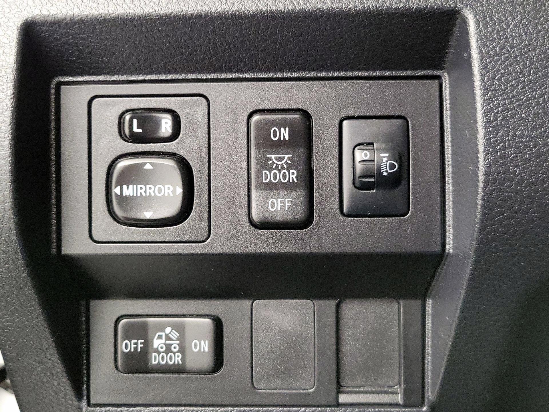 Thumbnail: 2017 Toyota Tundra - 13