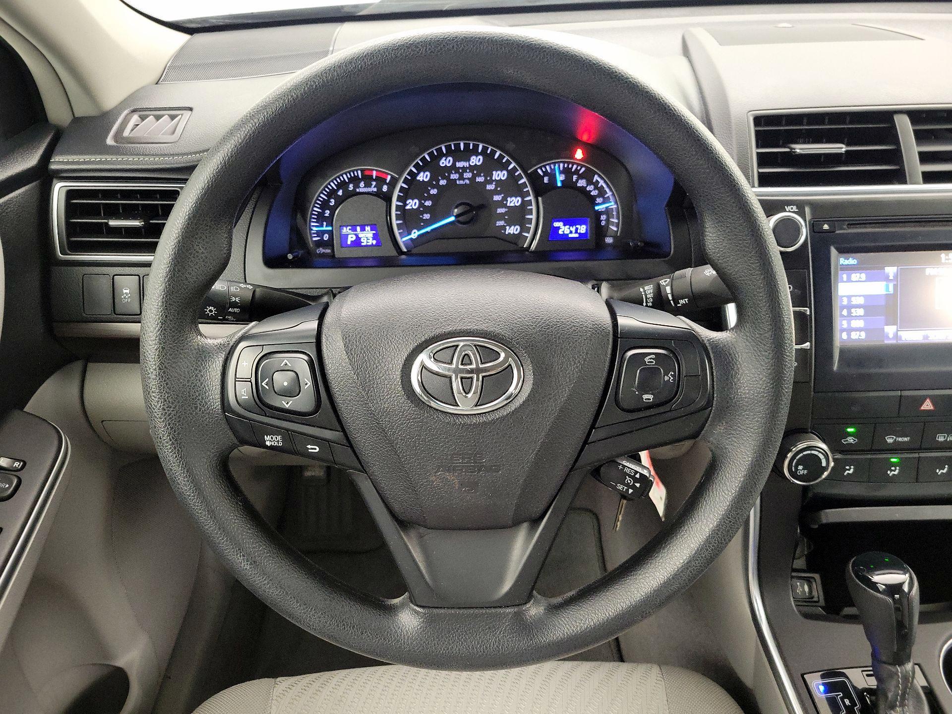 Thumbnail: 2015 Toyota Camry - 10