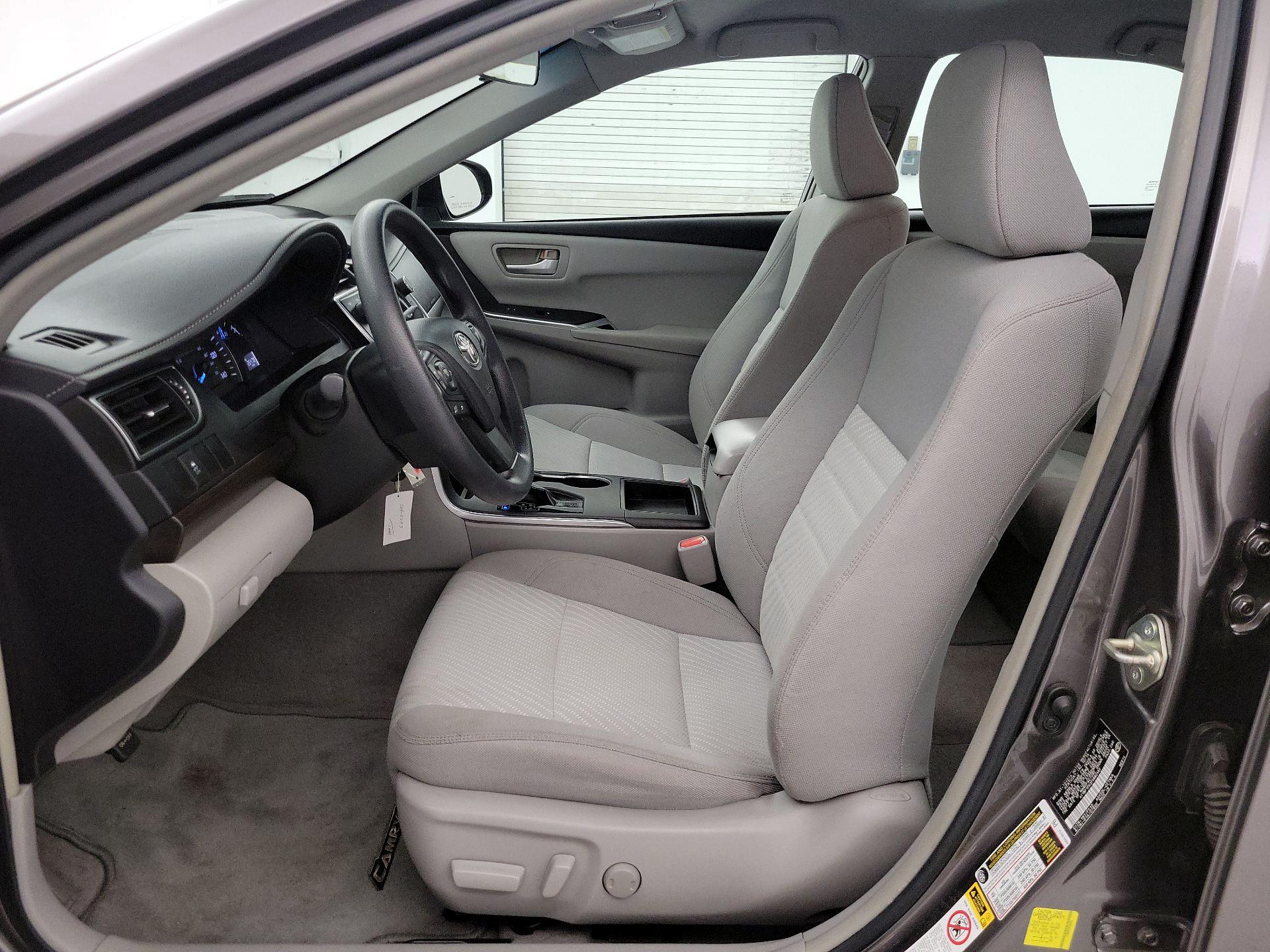Thumbnail: 2015 Toyota Camry - 11