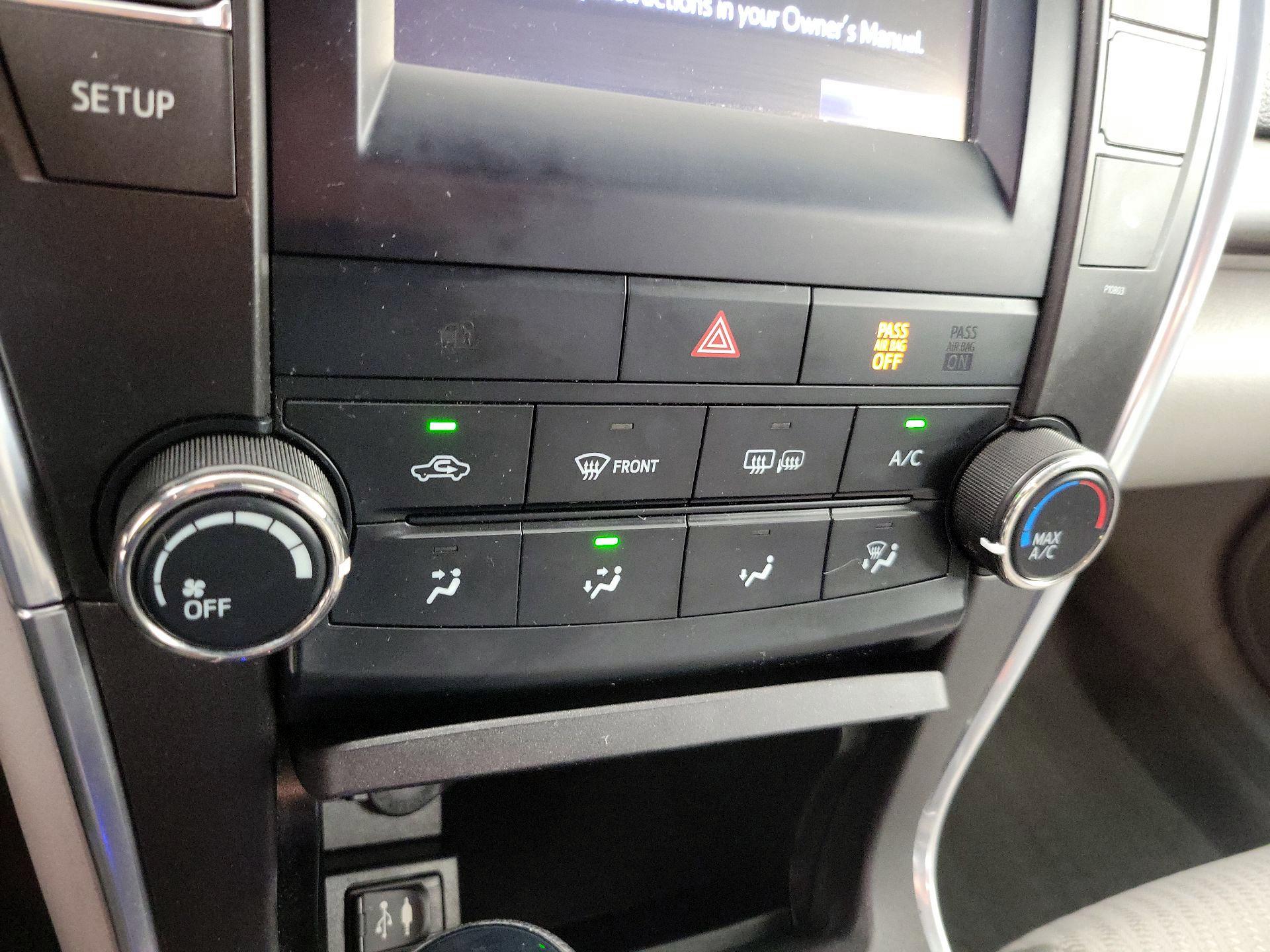 Thumbnail: 2015 Toyota Camry - 16