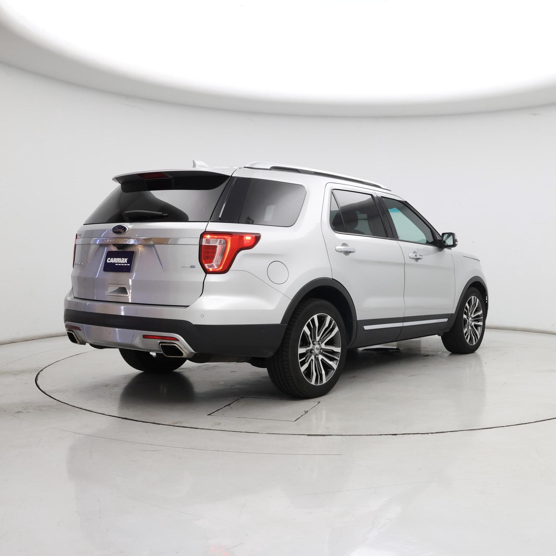 Thumbnail: 2017 Ford Explorer - 8