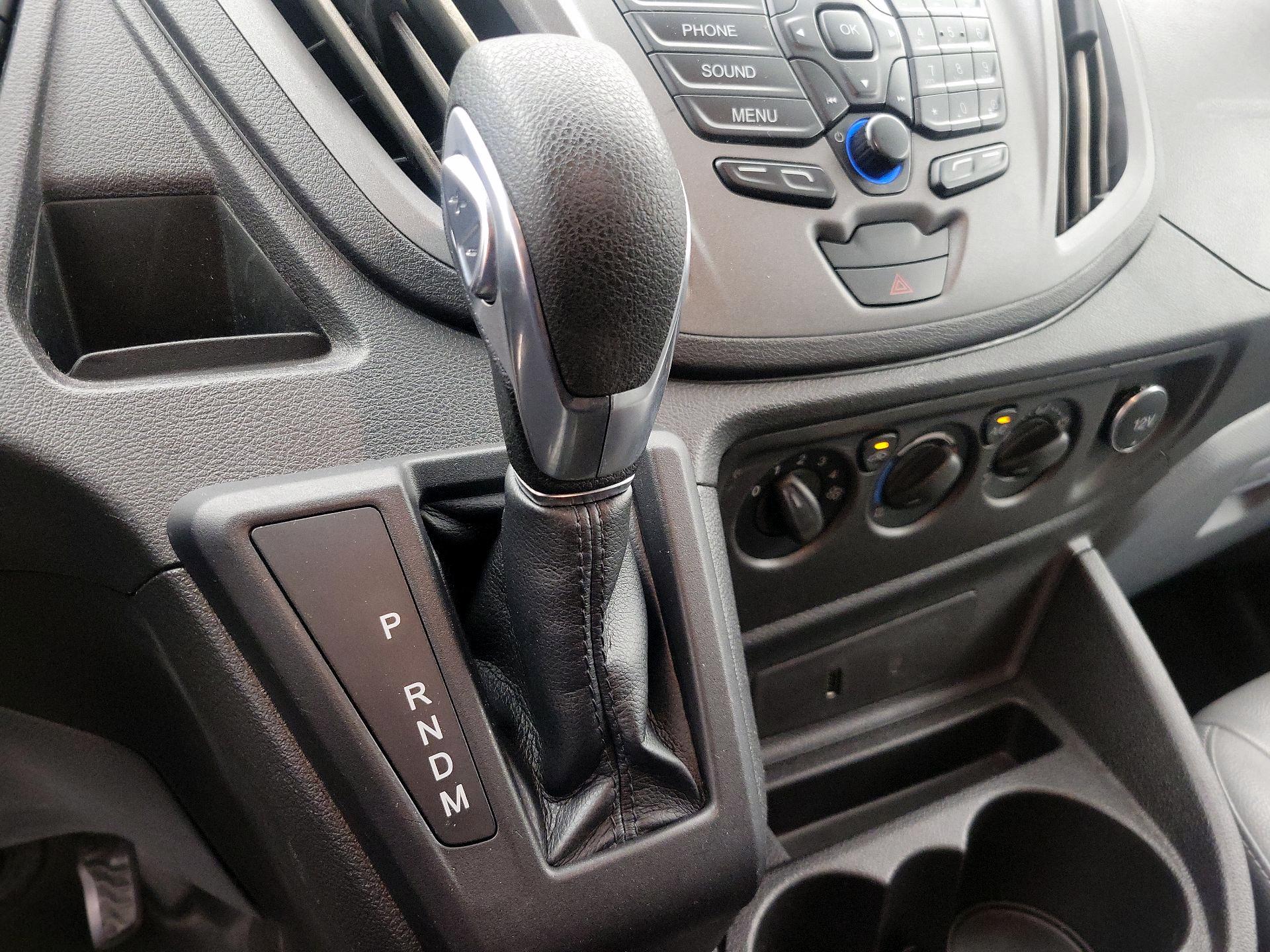 Thumbnail: 2018 Ford Transit Series - 17