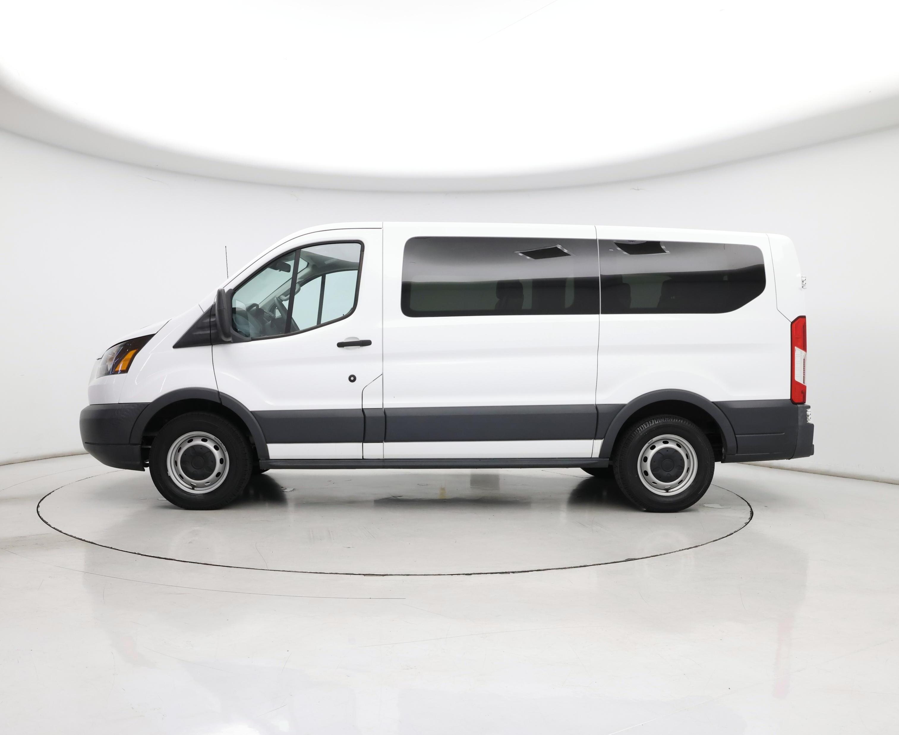 Thumbnail: 2018 Ford Transit Series - 3