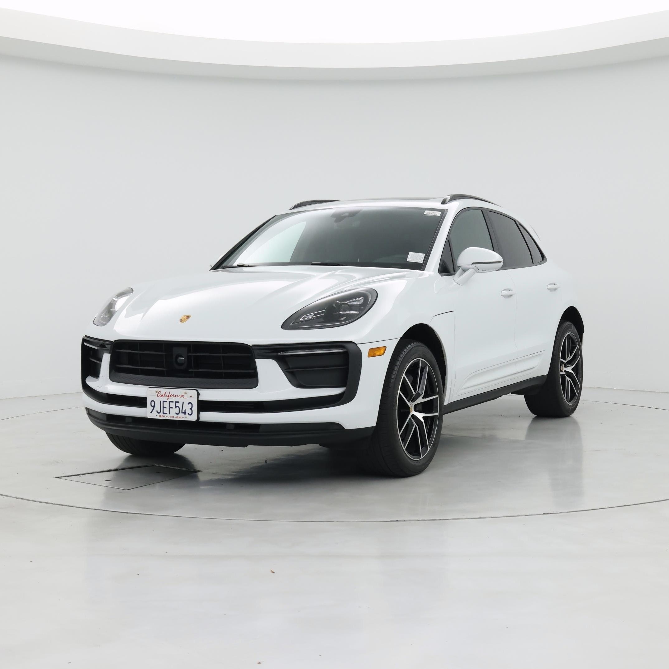 Thumbnail: 2023 Porsche Macan - 4