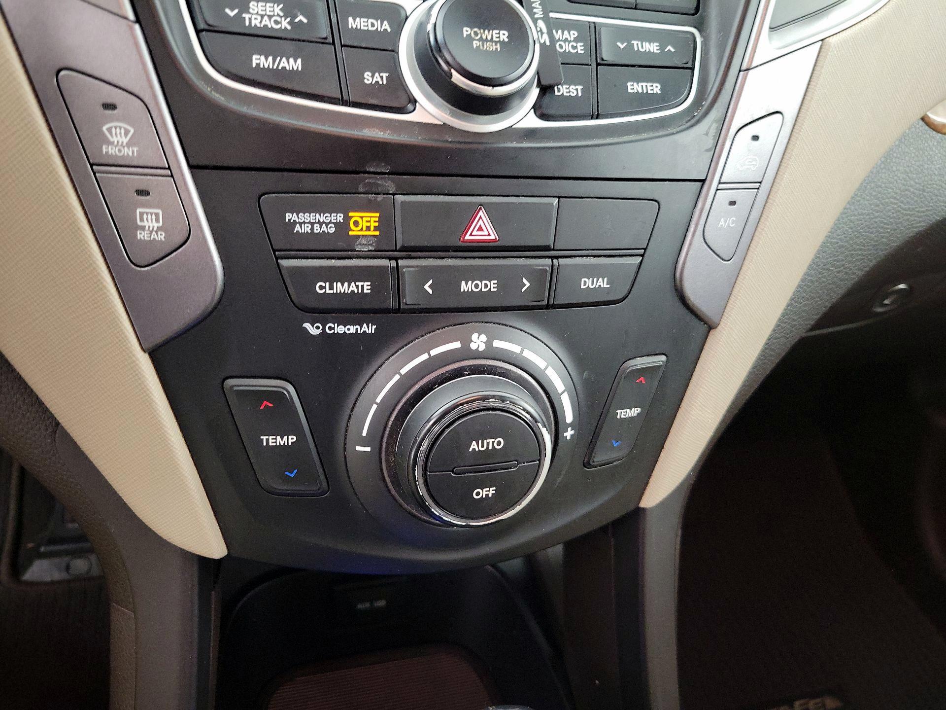 Thumbnail: 2016 Hyundai Santa Fe - 16