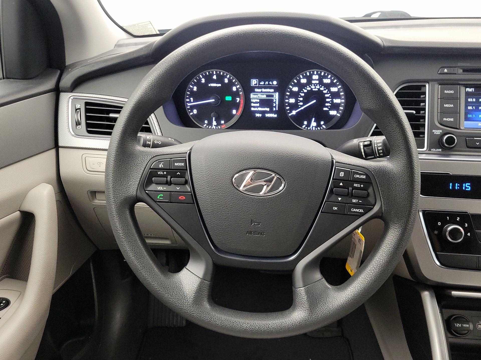 Thumbnail: 2015 Hyundai Sonata - 10