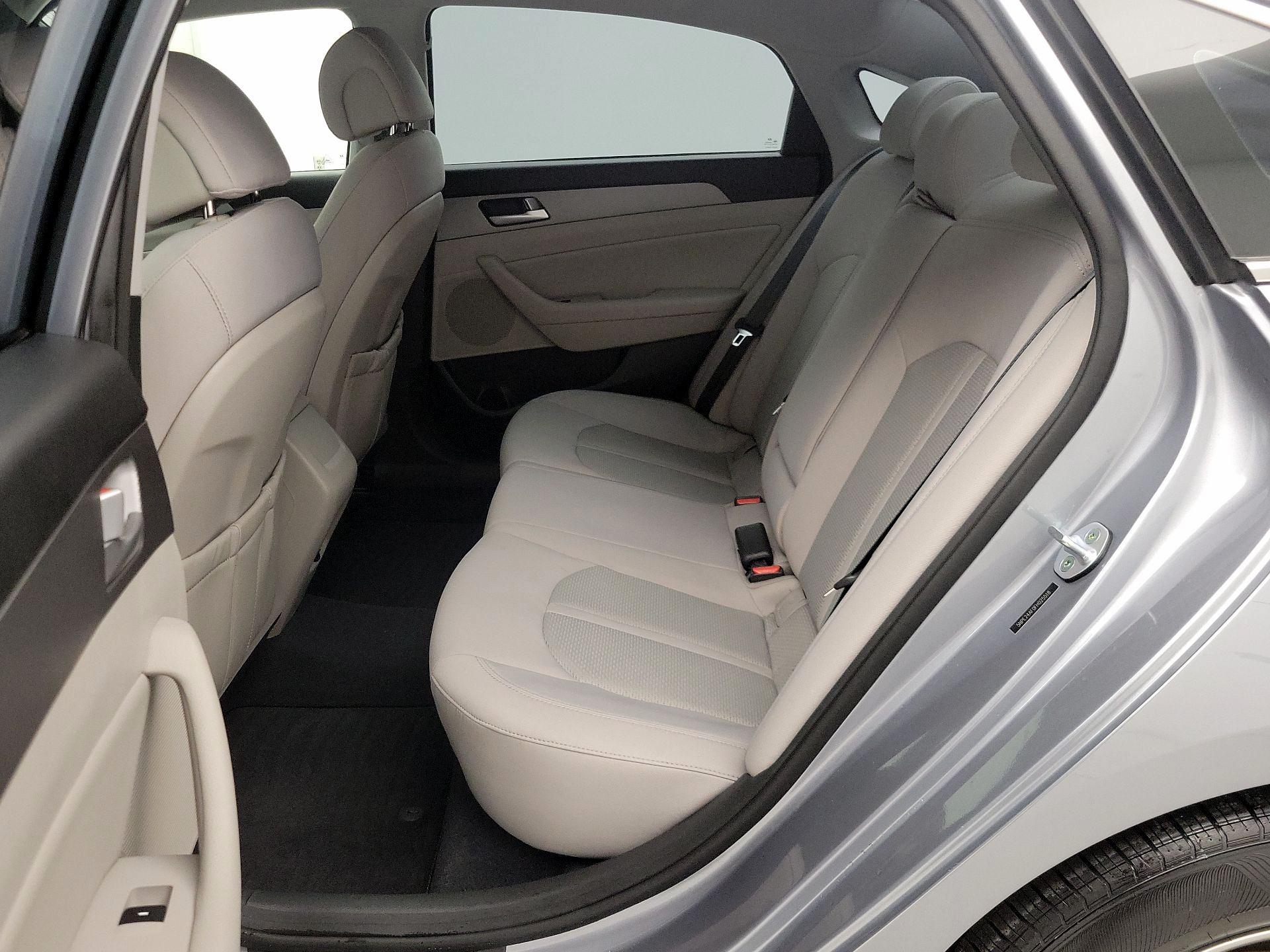 Thumbnail: 2015 Hyundai Sonata - 19
