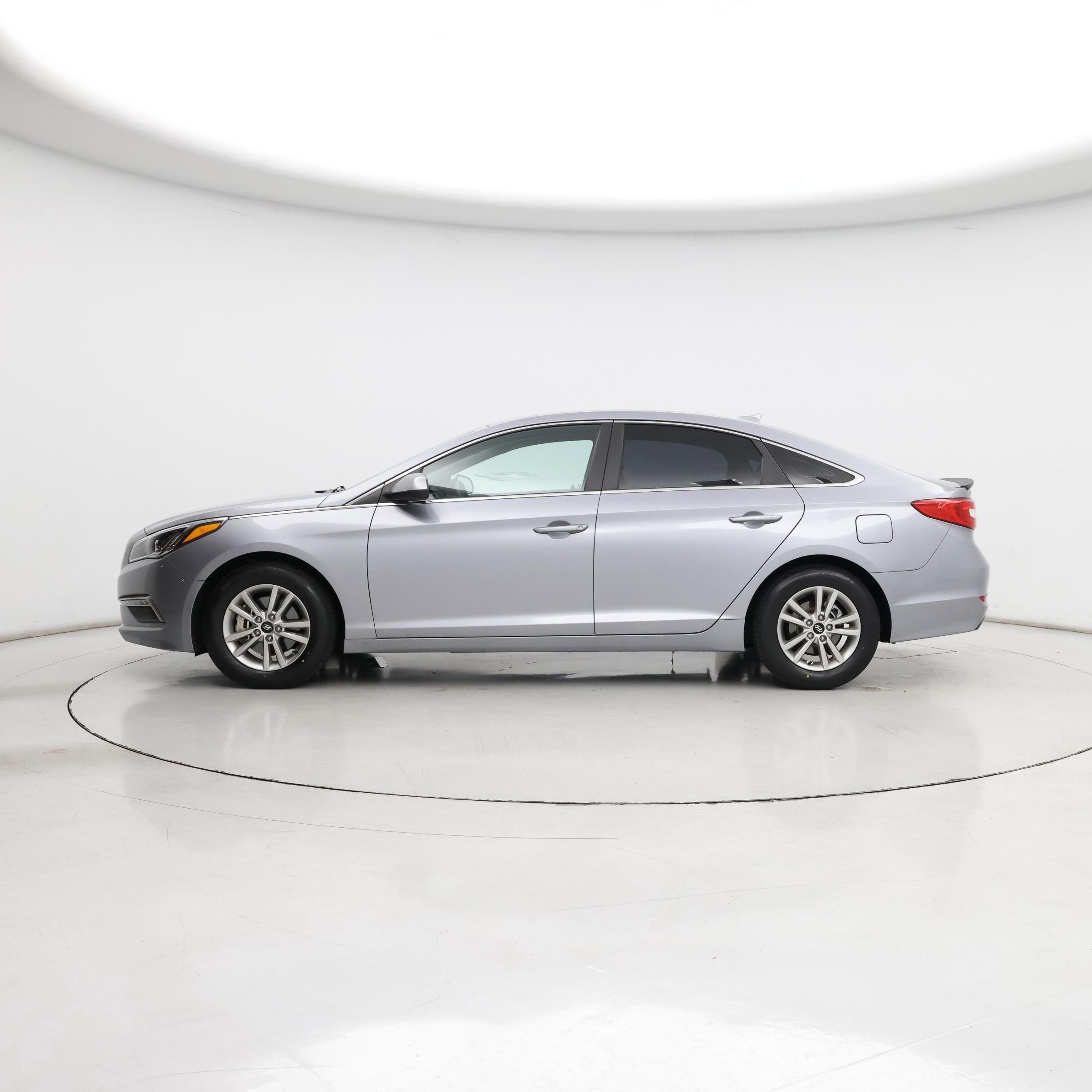 Thumbnail: 2015 Hyundai Sonata - 3