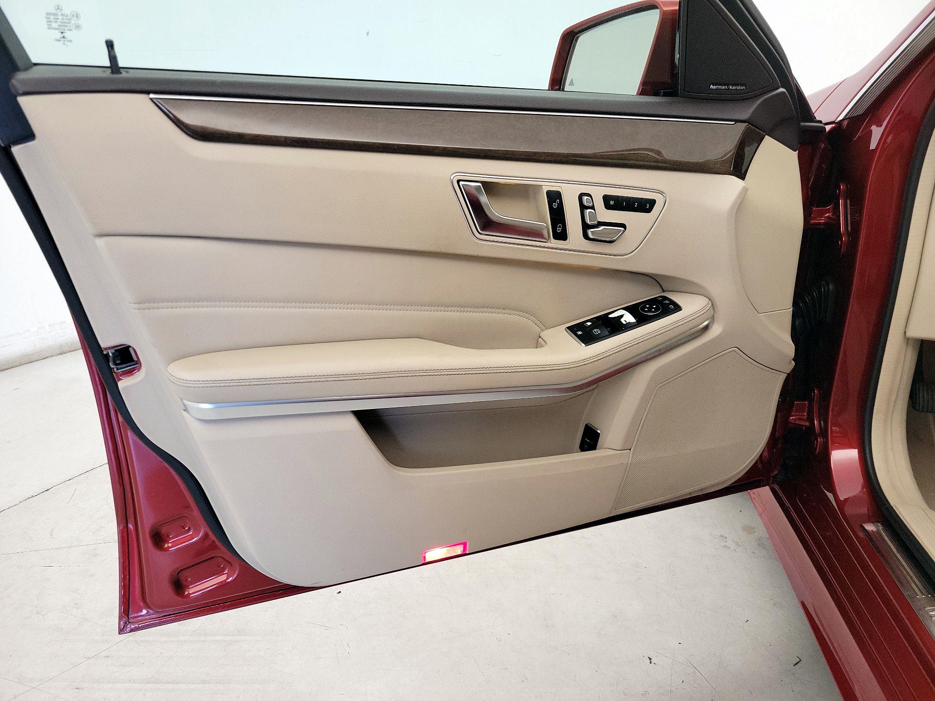 Thumbnail: 2016 Mercedes-Benz E-Class - 12