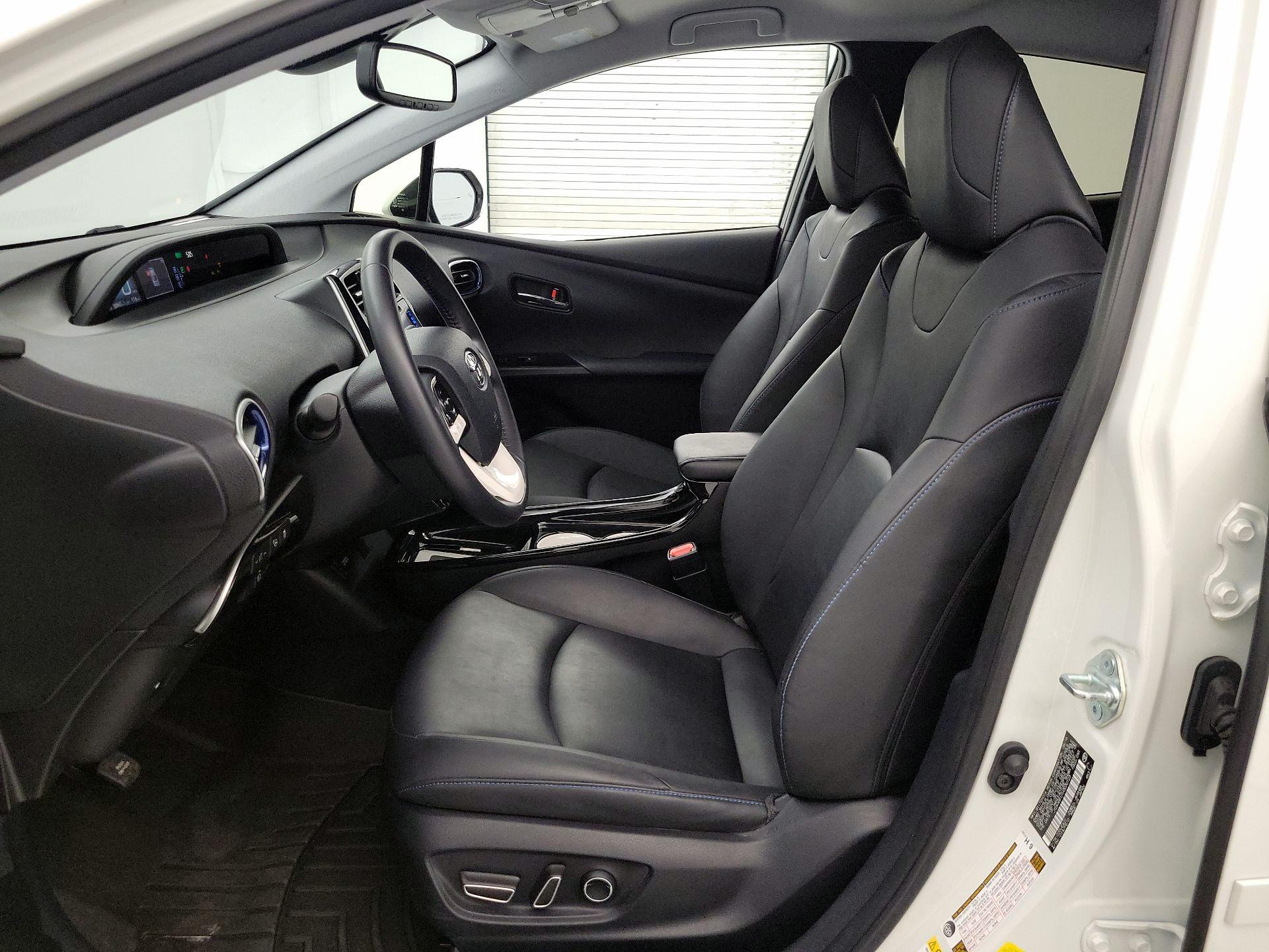 Thumbnail: 2017 Toyota Prius - 11