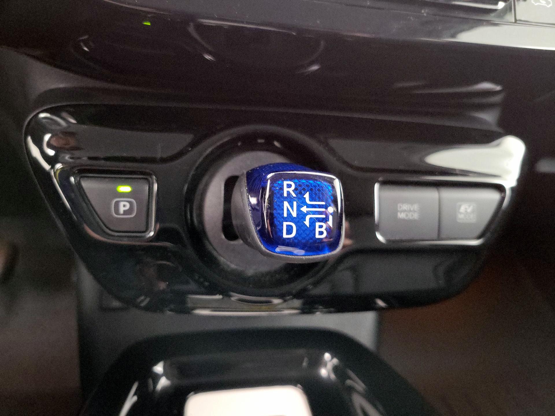 Thumbnail: 2017 Toyota Prius - 17
