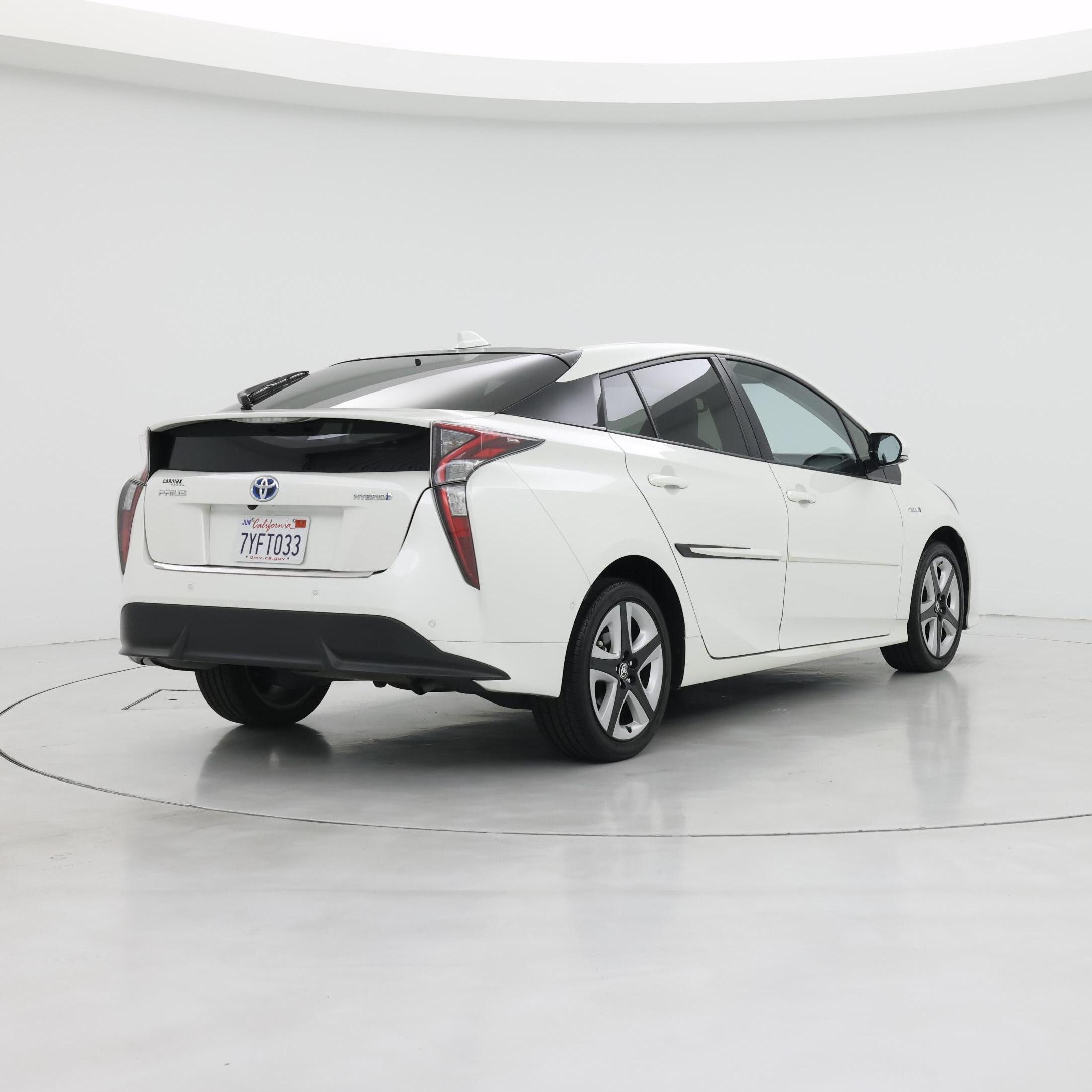 Thumbnail: 2017 Toyota Prius - 8