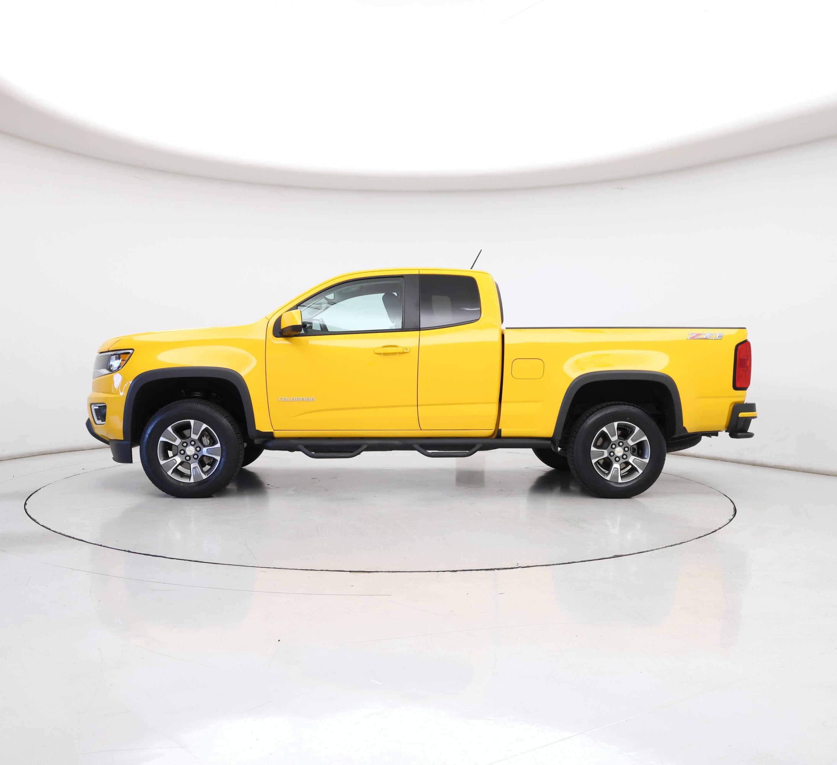 Thumbnail: 2018 Chevrolet Colorado - 3