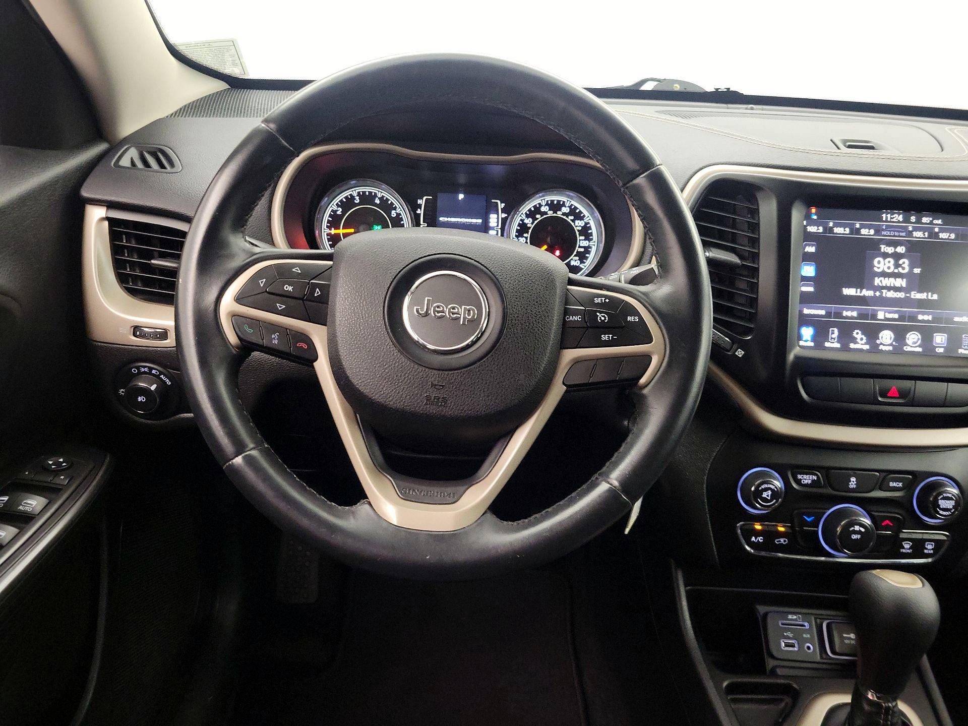 Thumbnail: 2015 Jeep Cherokee - 10