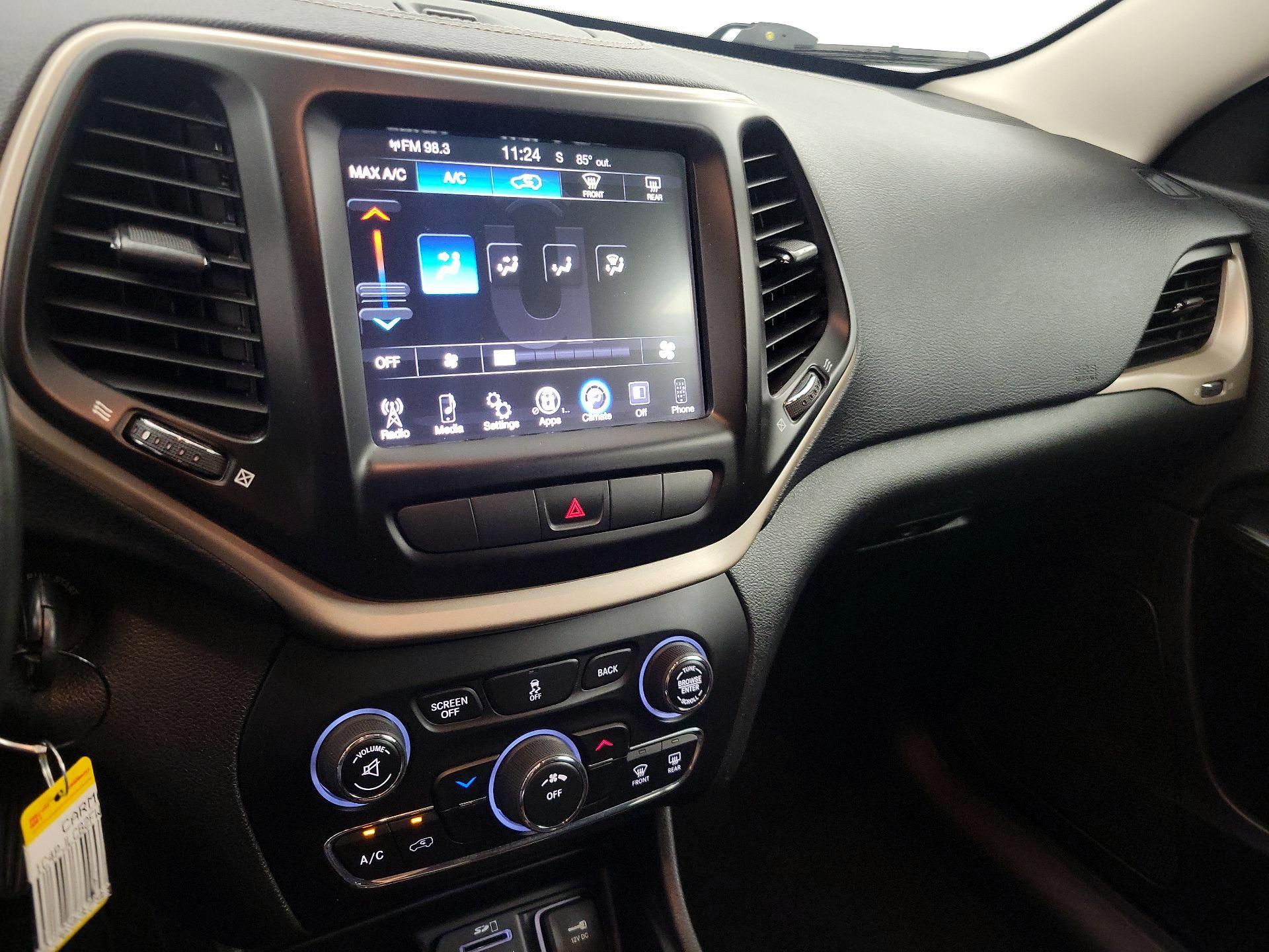 Thumbnail: 2015 Jeep Cherokee - 16
