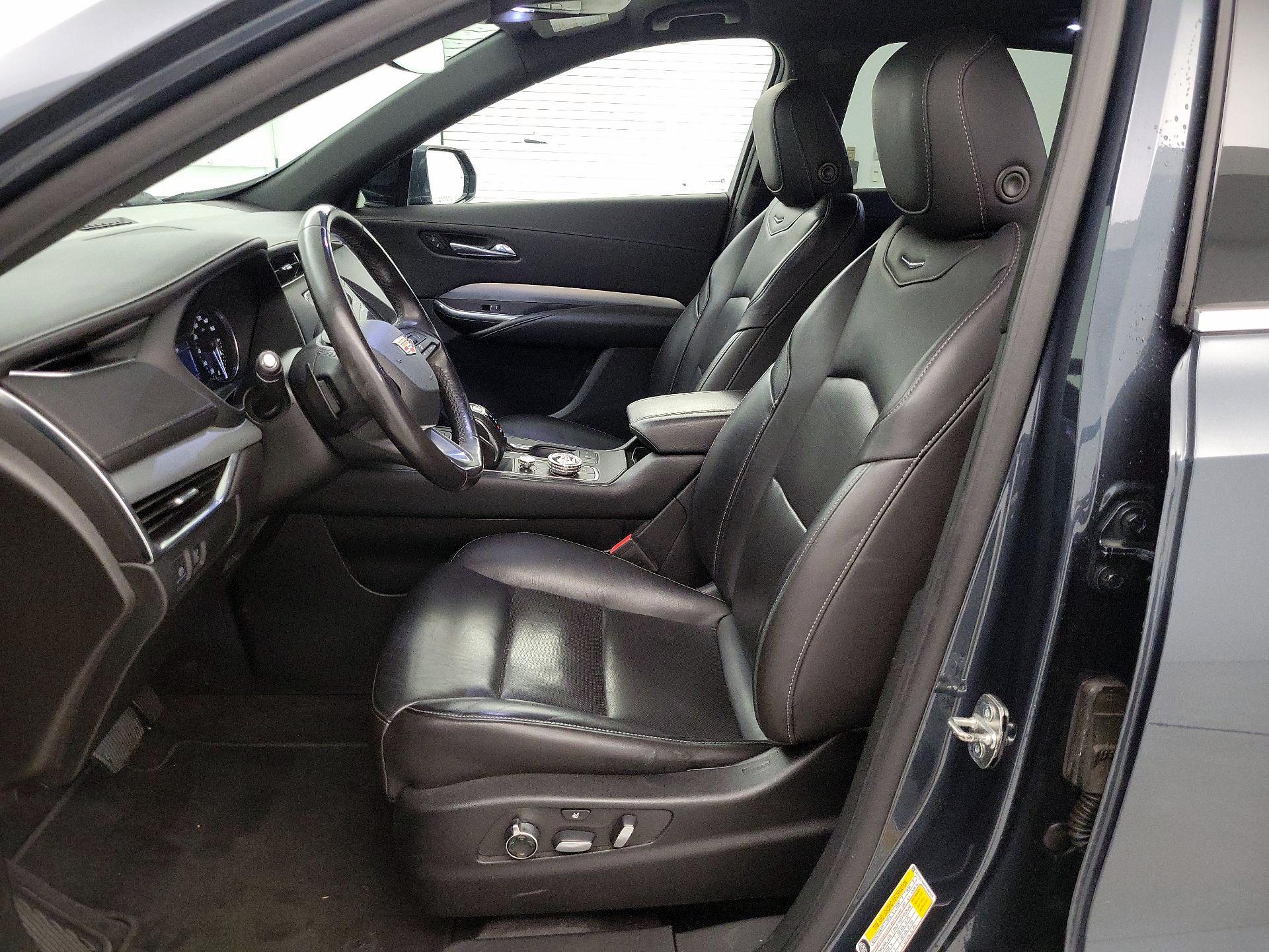 Thumbnail: 2019 Cadillac XT4 - 11