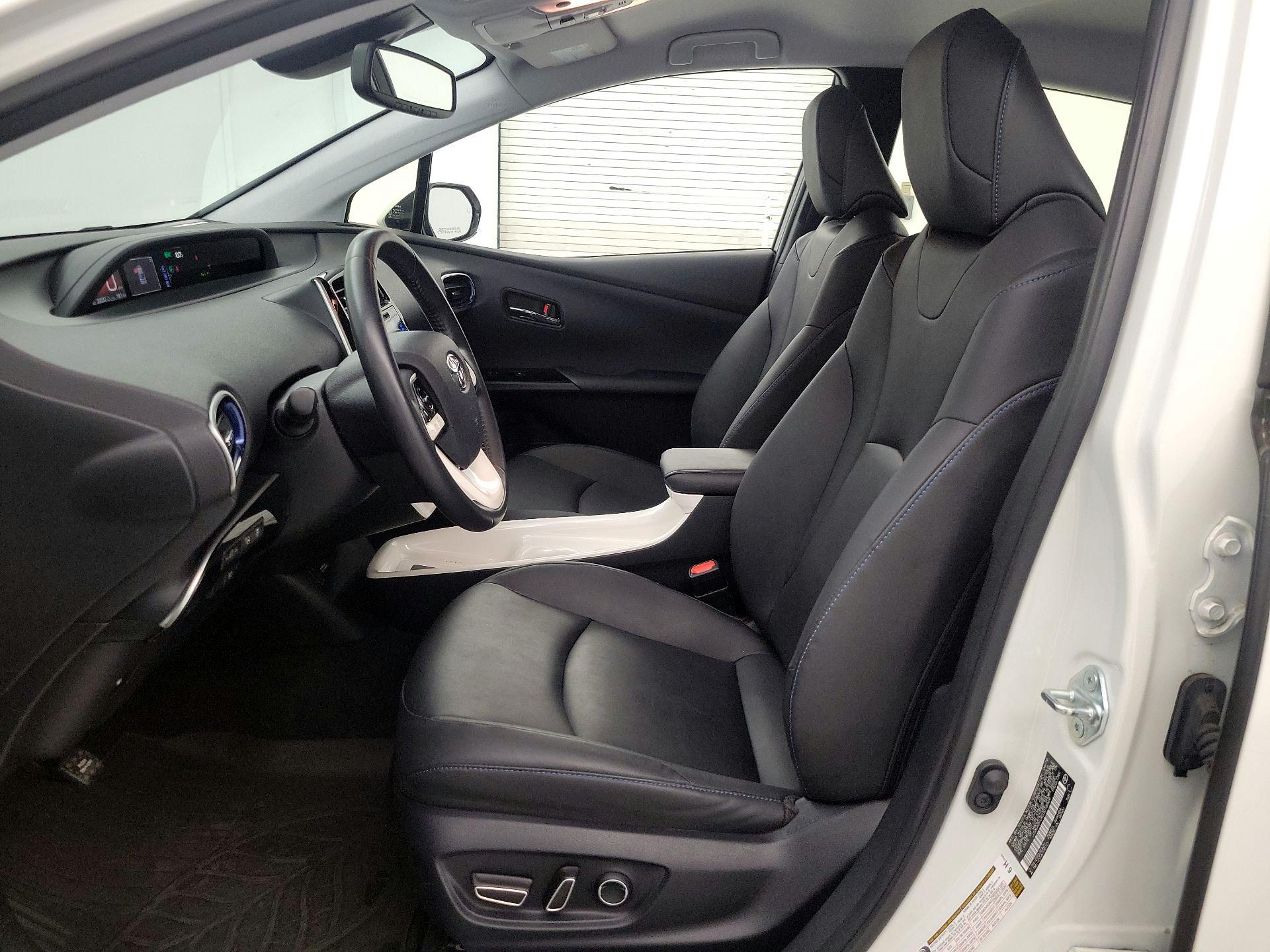 Thumbnail: 2016 Toyota Prius - 11