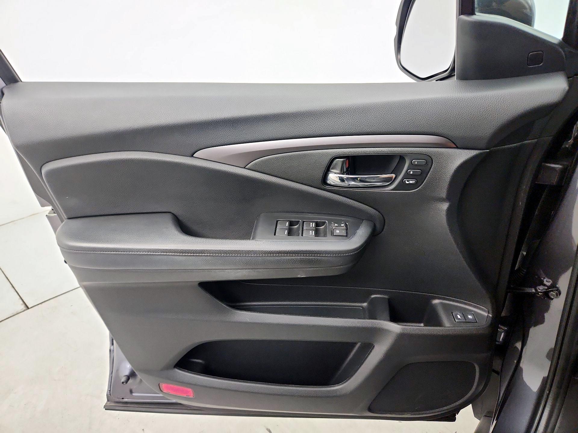 Thumbnail: 2021 Honda Pilot - 12