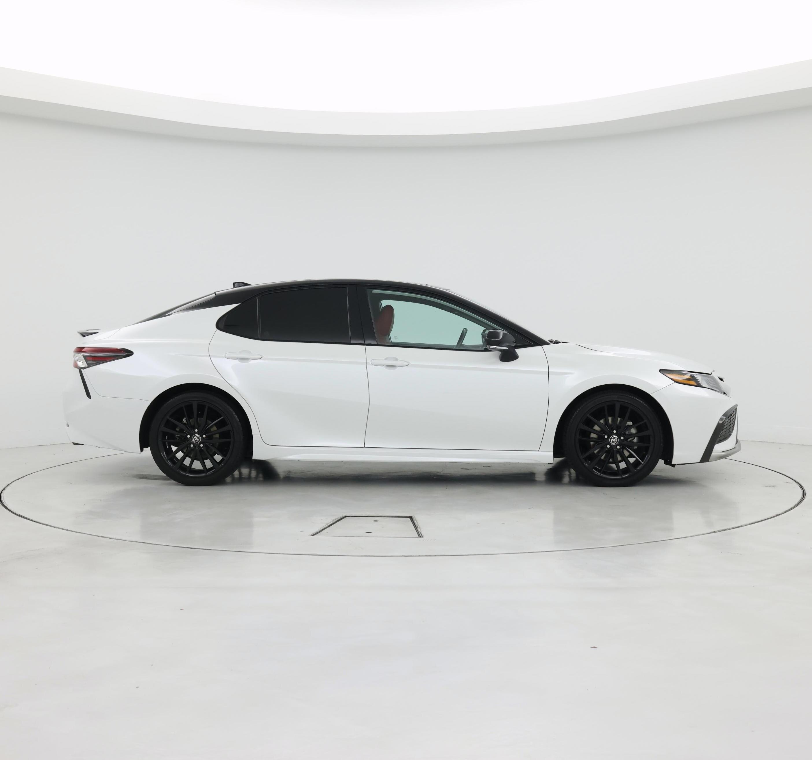 Thumbnail: 2021 Toyota Camry - 7