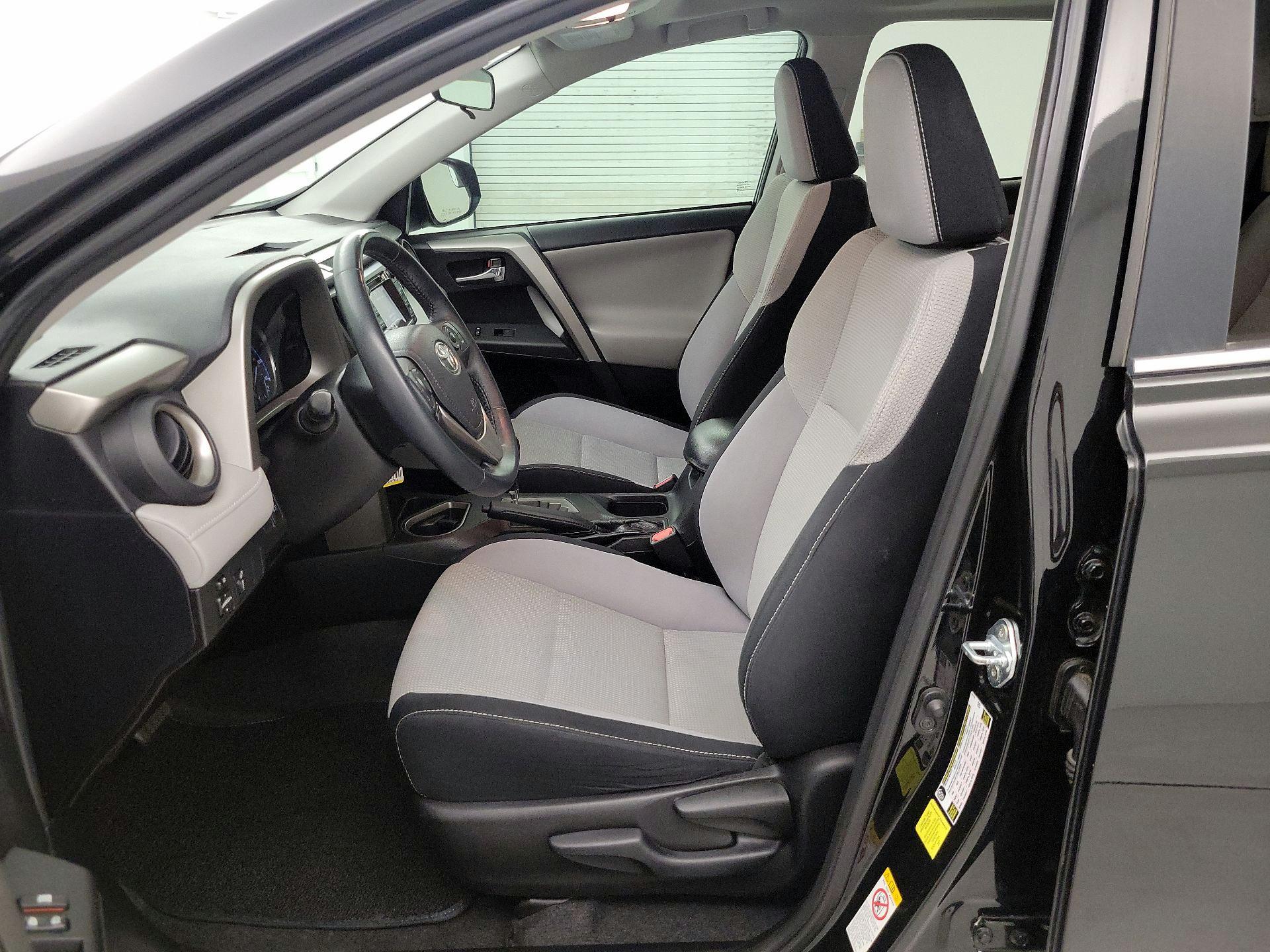 Thumbnail: 2016 Toyota RAV4 - 11