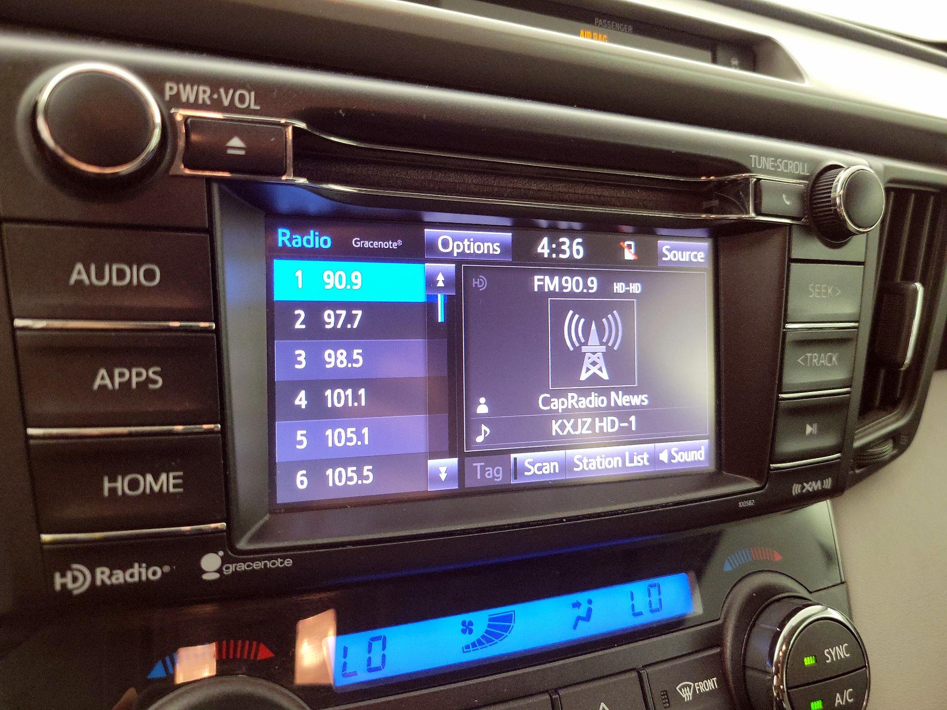 Thumbnail: 2016 Toyota RAV4 - 15