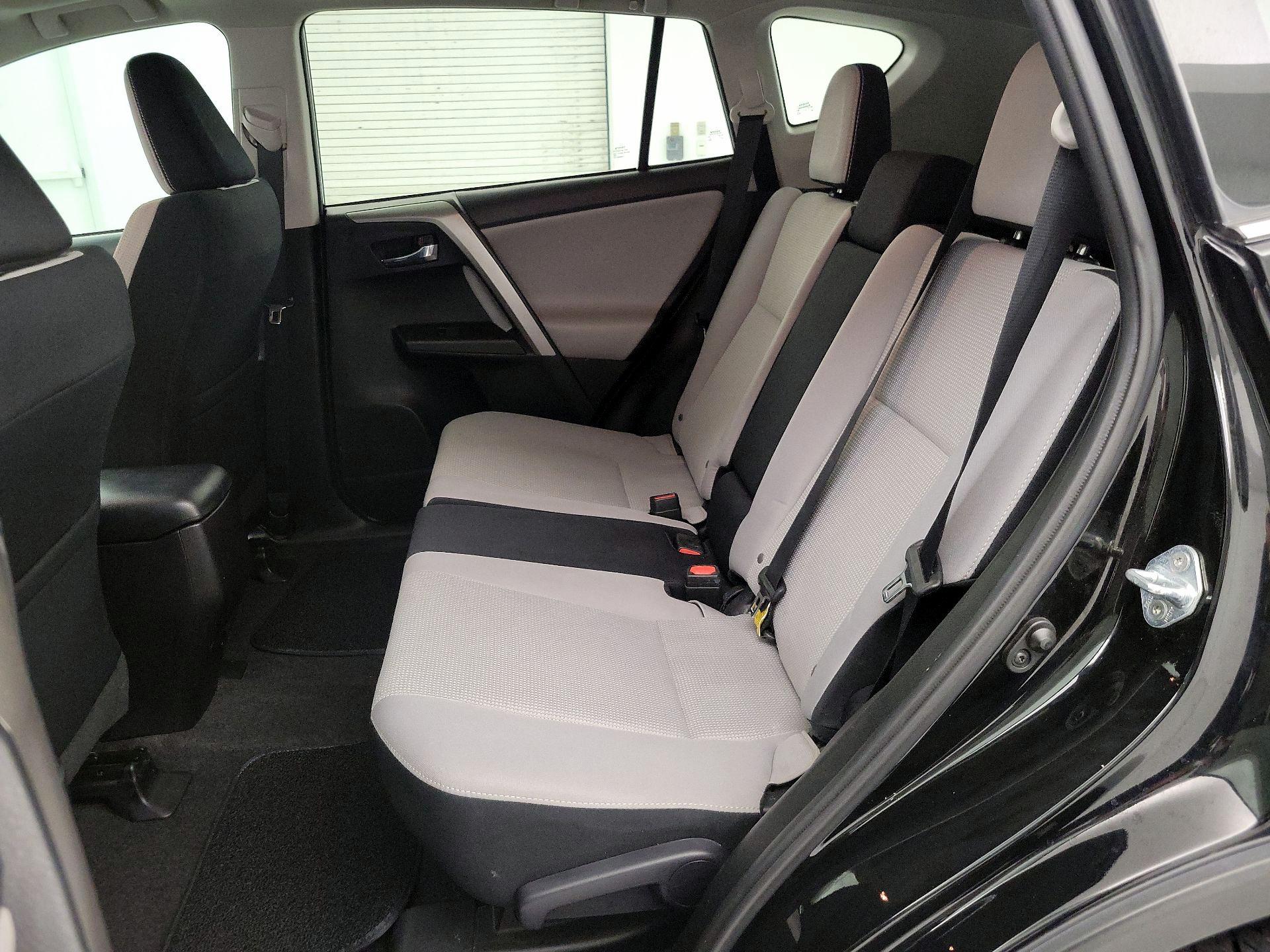 Thumbnail: 2016 Toyota RAV4 - 19