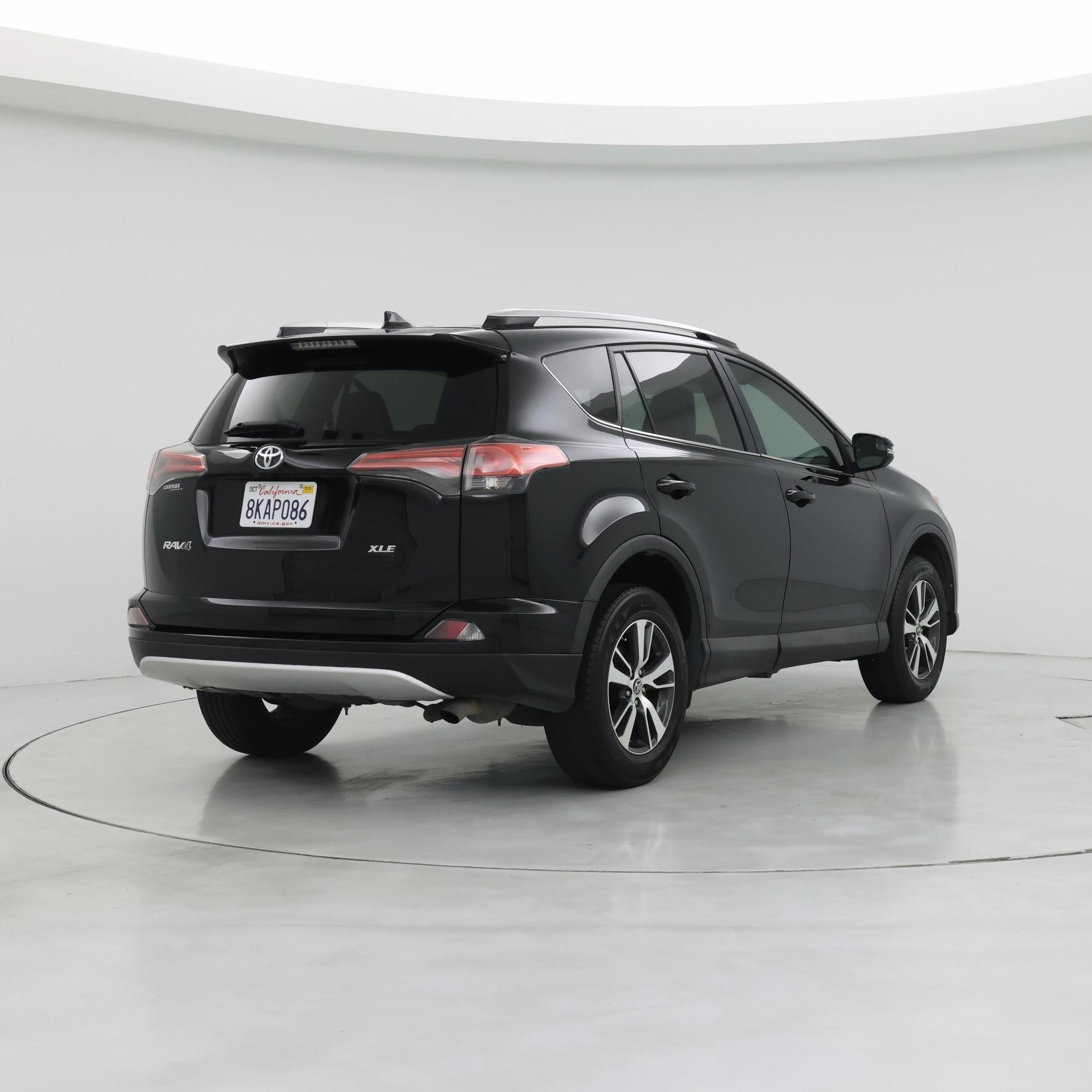 Thumbnail: 2016 Toyota RAV4 - 8