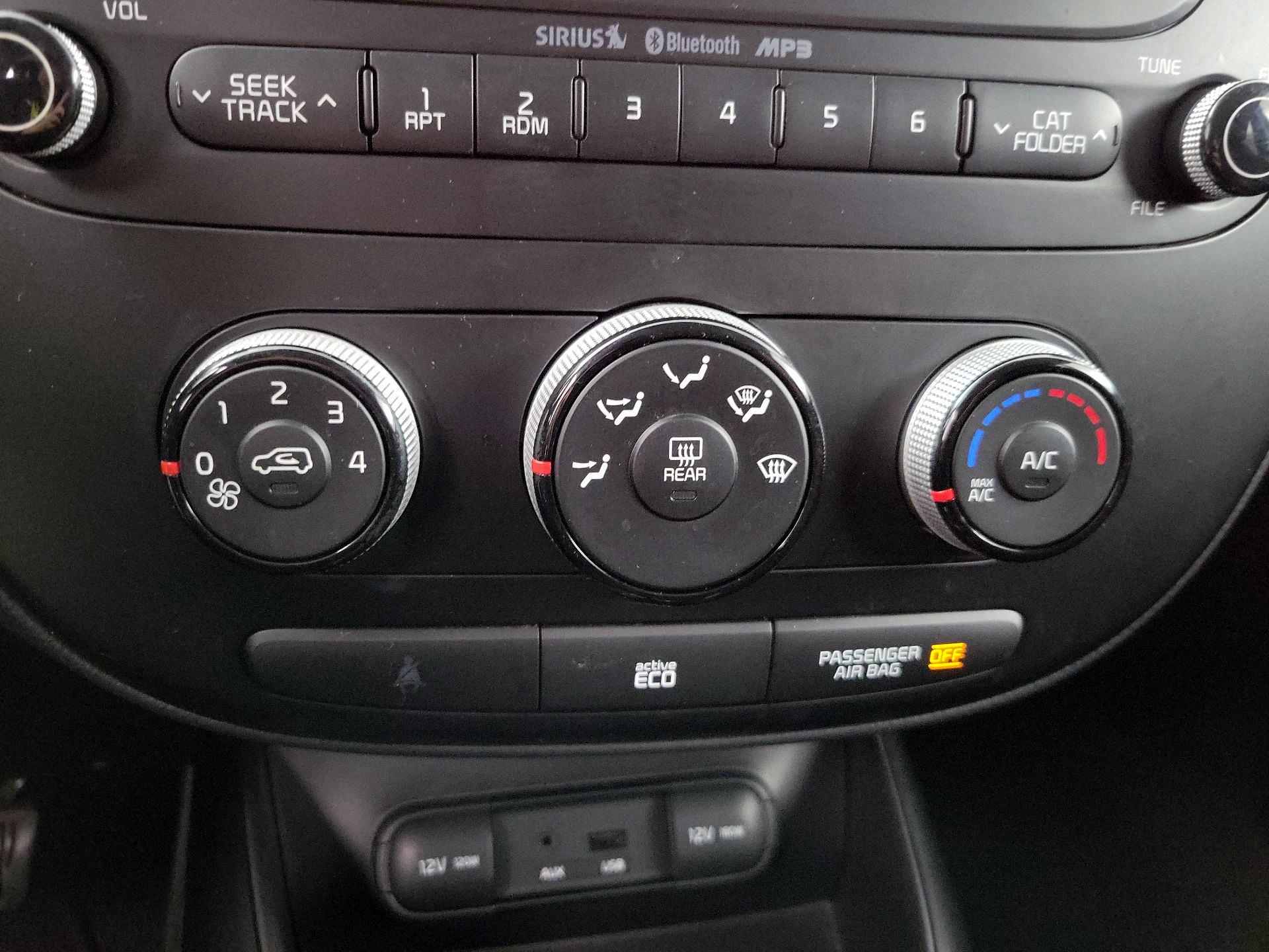 Thumbnail: 2015 Kia Soul - 15