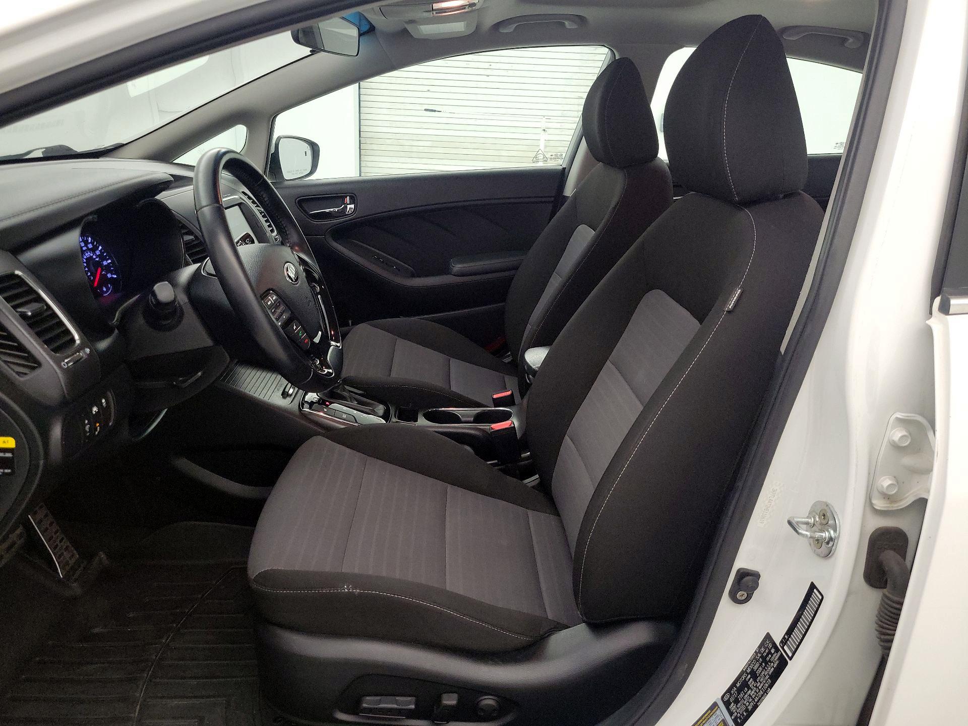 Thumbnail: 2017 Kia Forte - 11