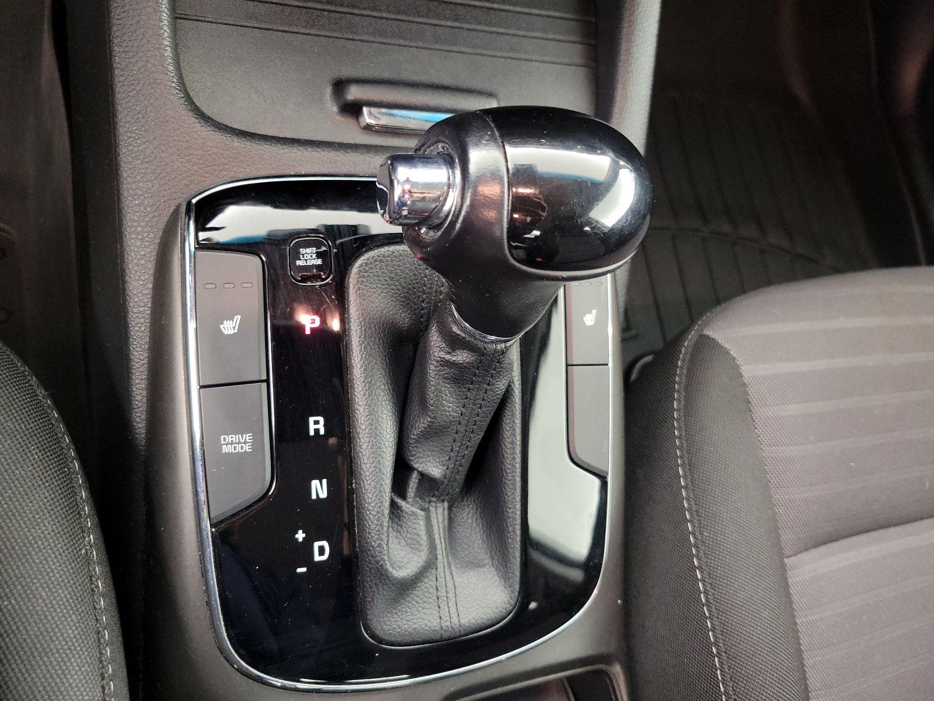 Thumbnail: 2017 Kia Forte - 17