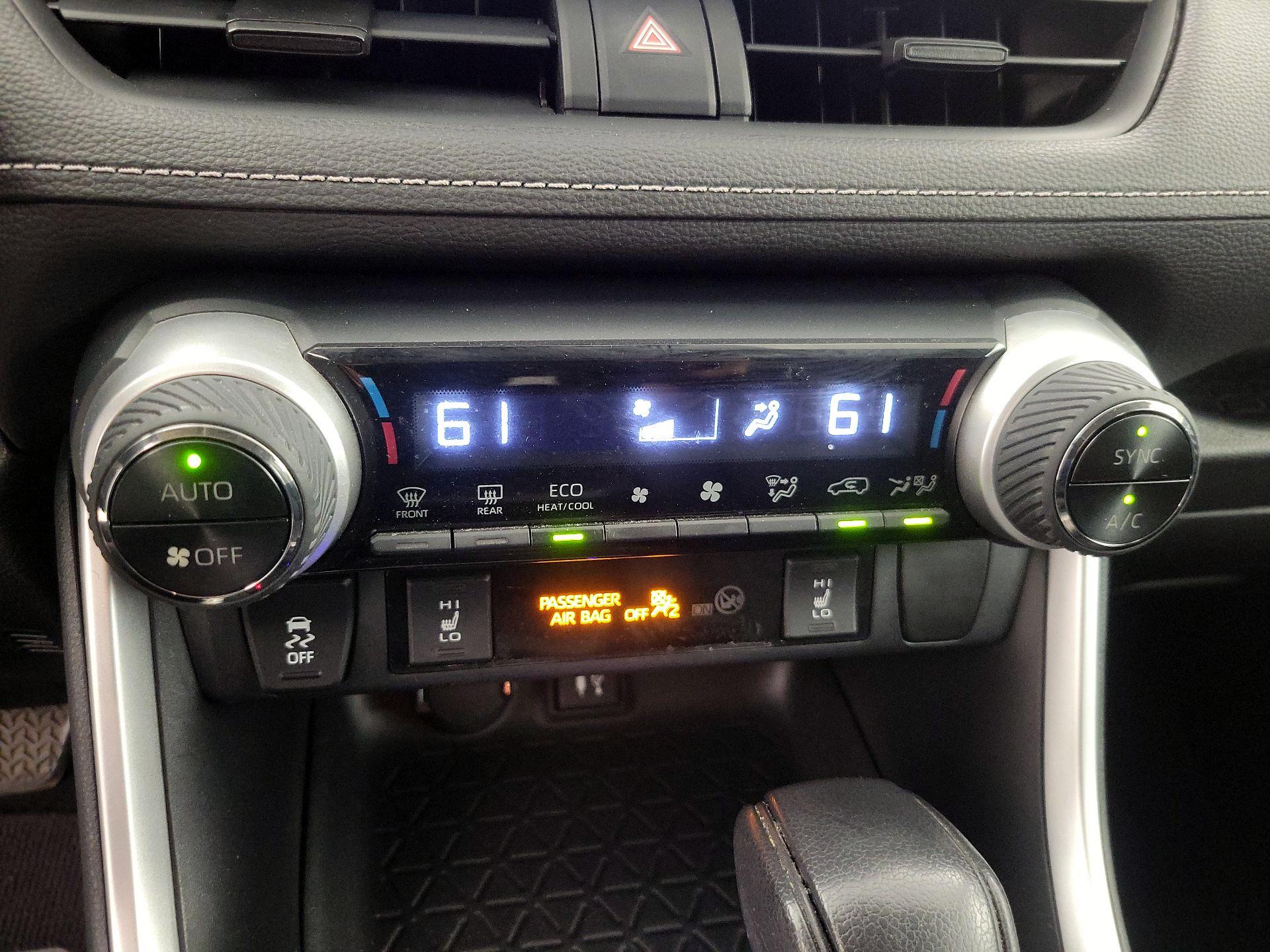 Thumbnail: 2019 Toyota RAV4 - 16