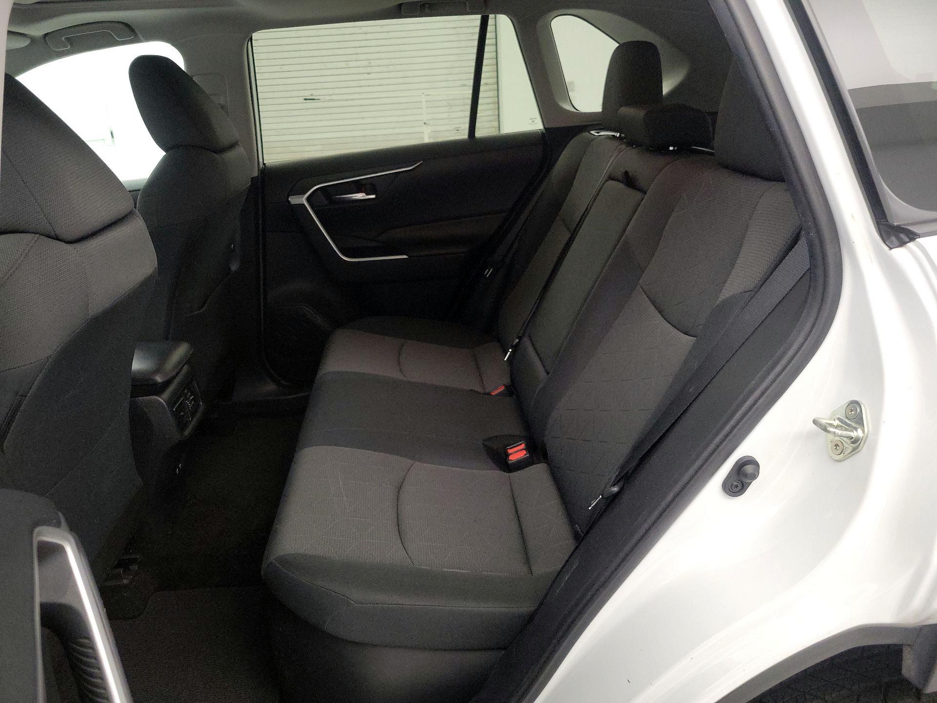 Thumbnail: 2019 Toyota RAV4 - 19