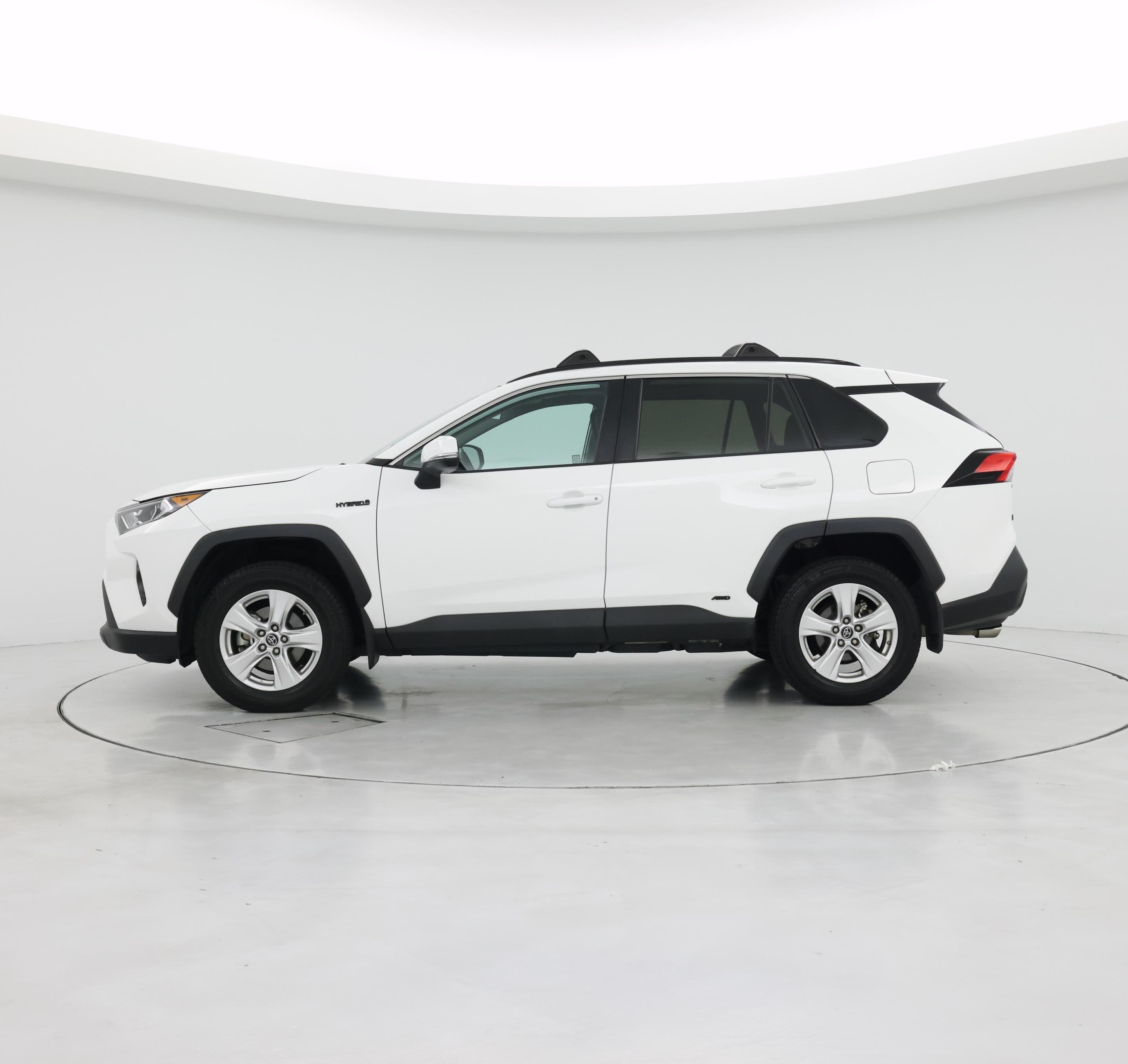 Thumbnail: 2019 Toyota RAV4 - 3
