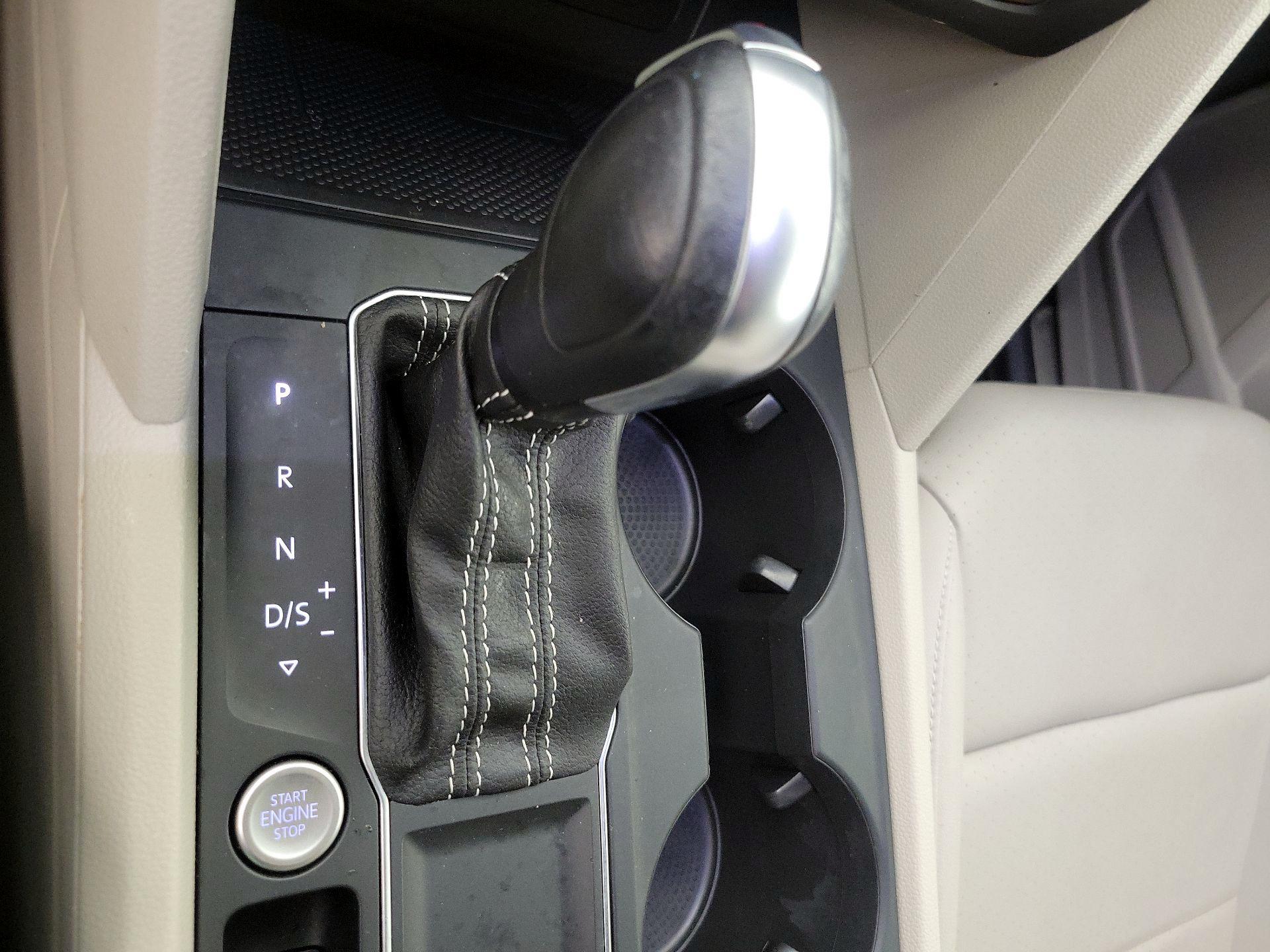 Thumbnail: 2021 Volkswagen Atlas - 17