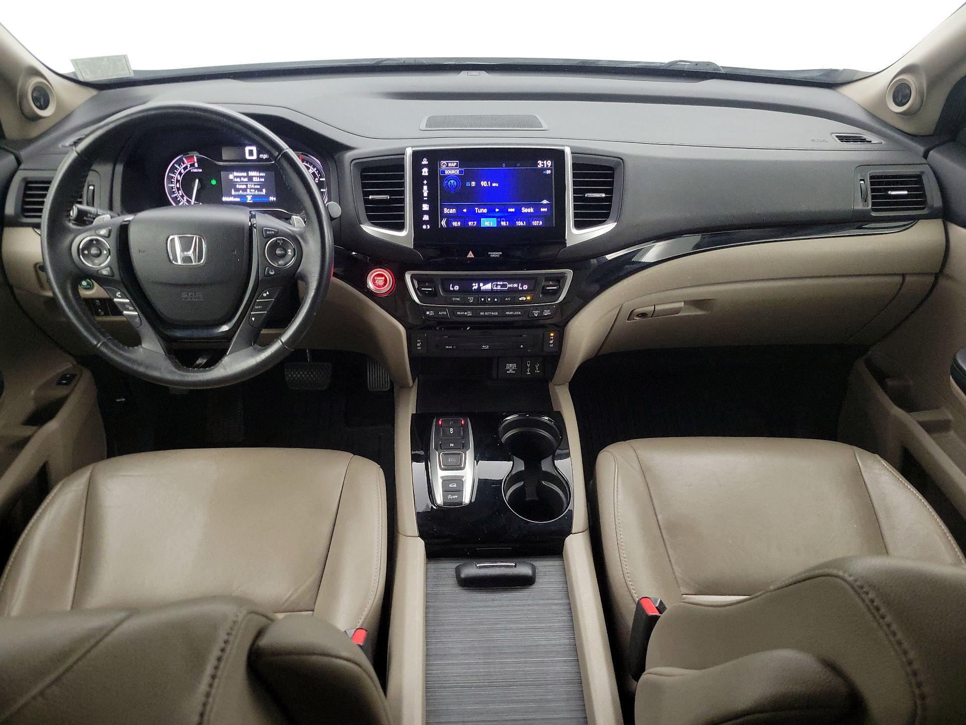 Thumbnail: 2017 Honda Pilot - 9