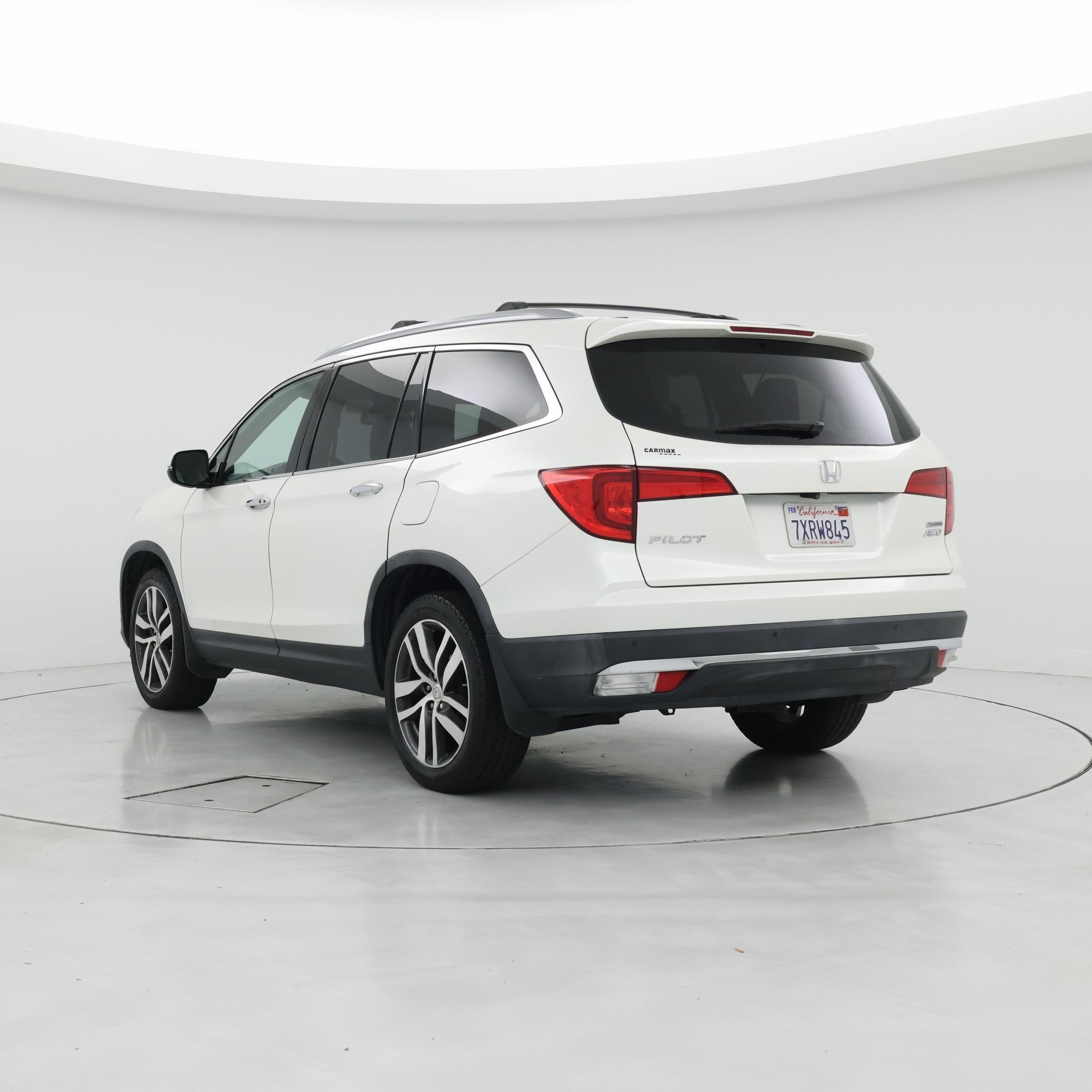 Thumbnail: 2017 Honda Pilot - 2