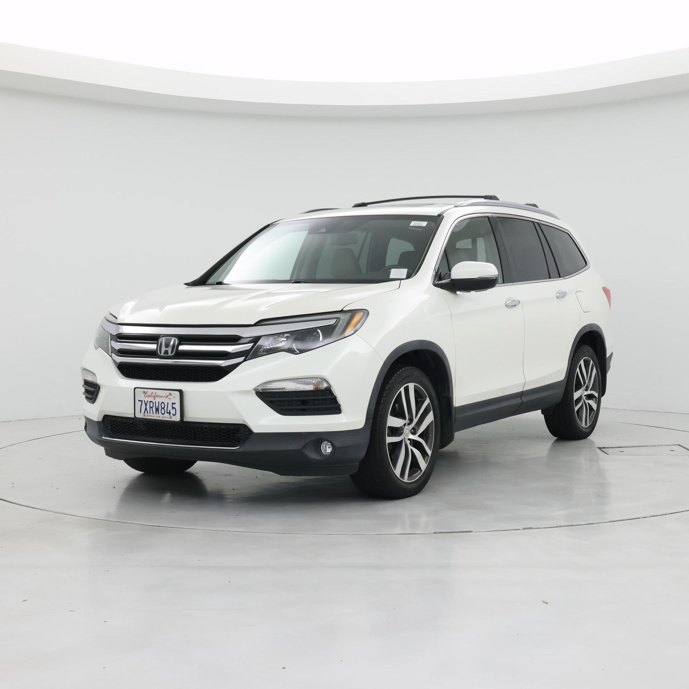 Thumbnail: 2017 Honda Pilot - 4