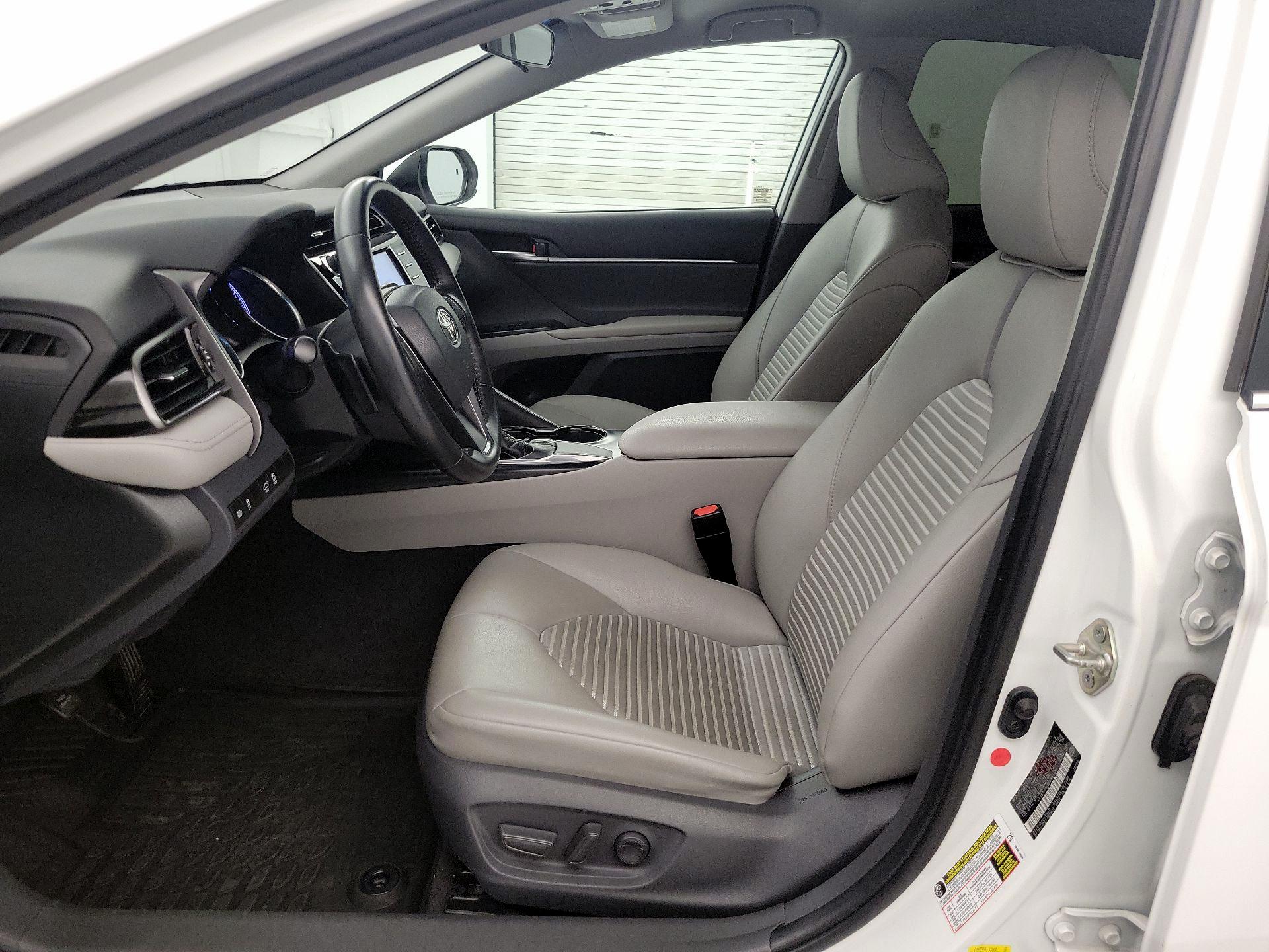 Thumbnail: 2019 Toyota Camry - 11