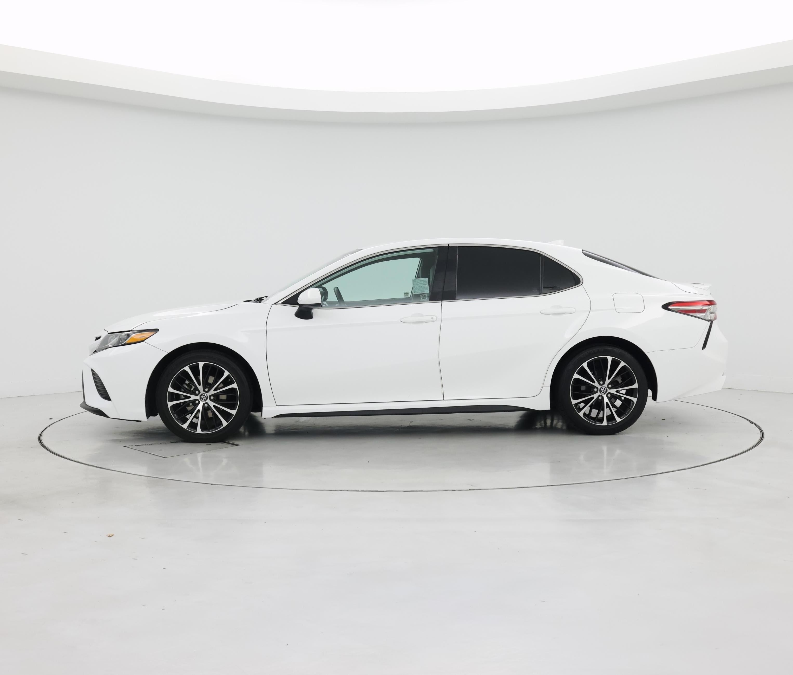 Thumbnail: 2019 Toyota Camry - 3