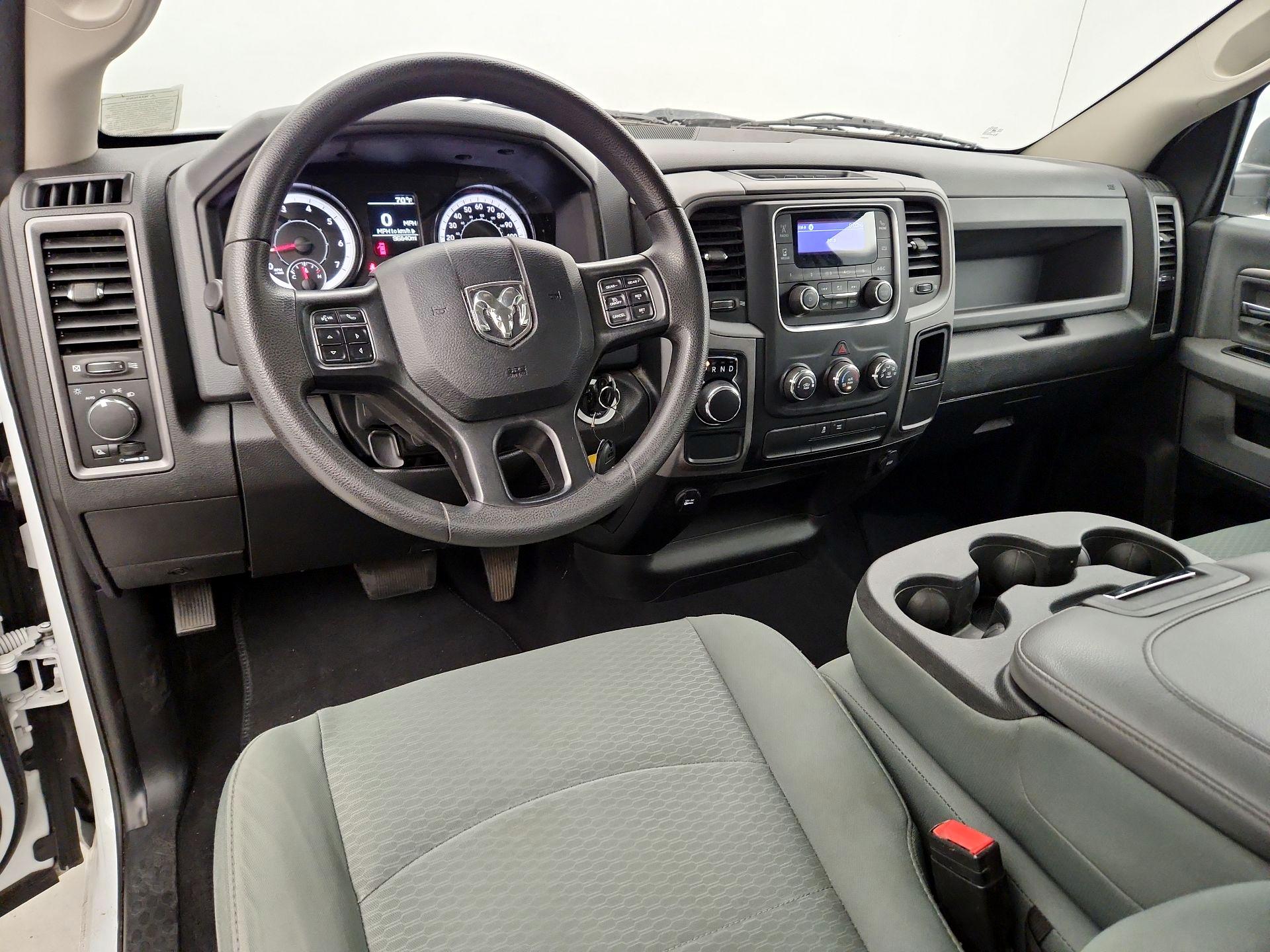 Thumbnail: 2020 RAM 1500 Classic - 9