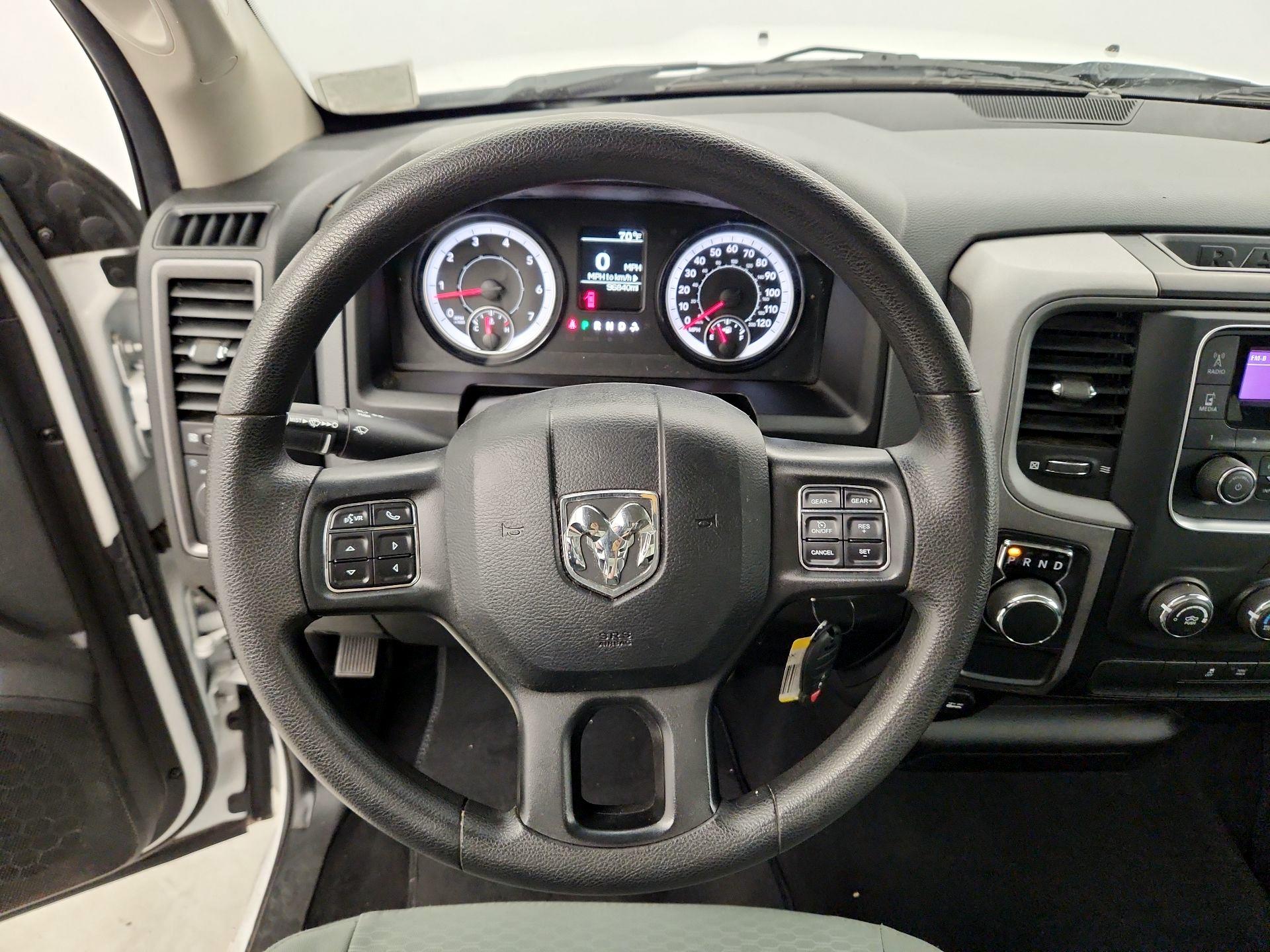 Thumbnail: 2020 RAM 1500 Classic - 10