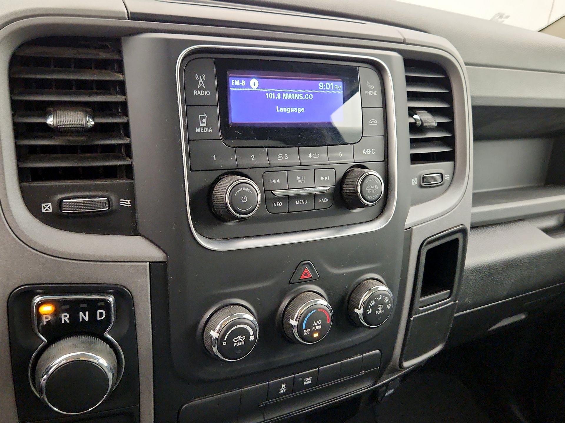 Thumbnail: 2020 RAM 1500 Classic - 15