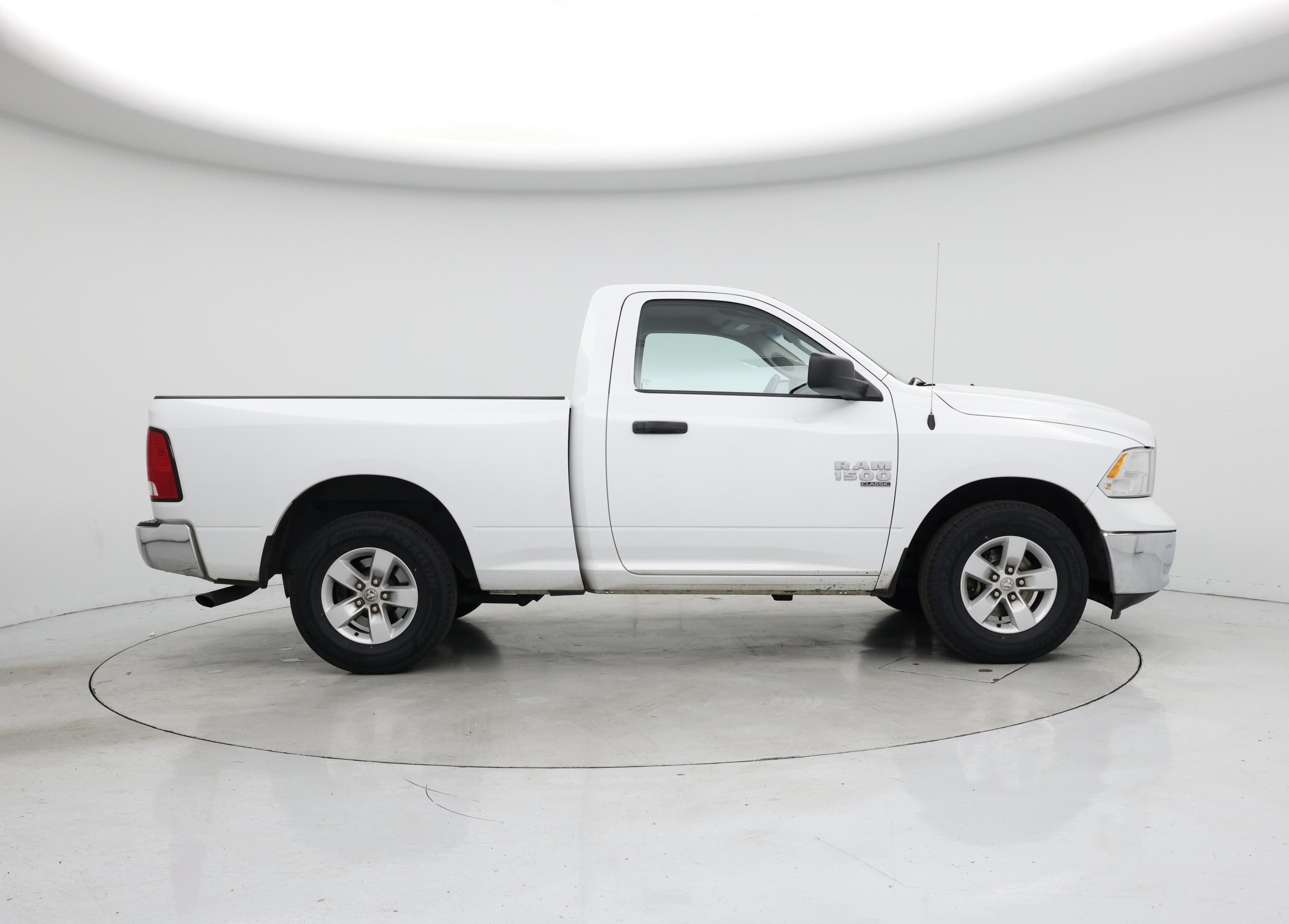 Thumbnail: 2020 RAM 1500 Classic - 7