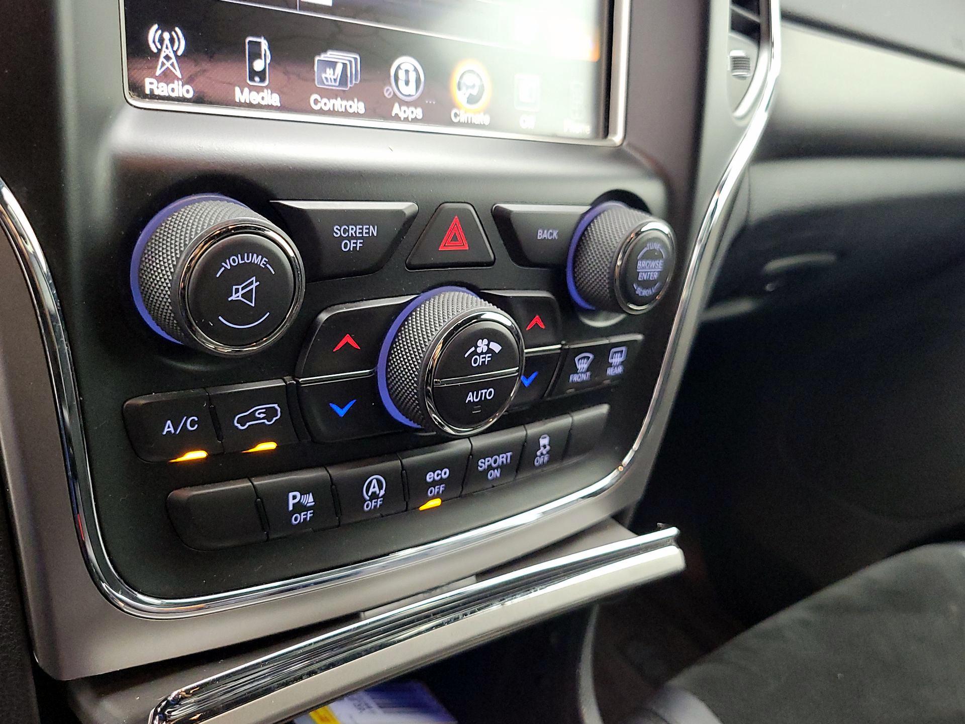 Thumbnail: 2017 Jeep Grand Cherokee - 16