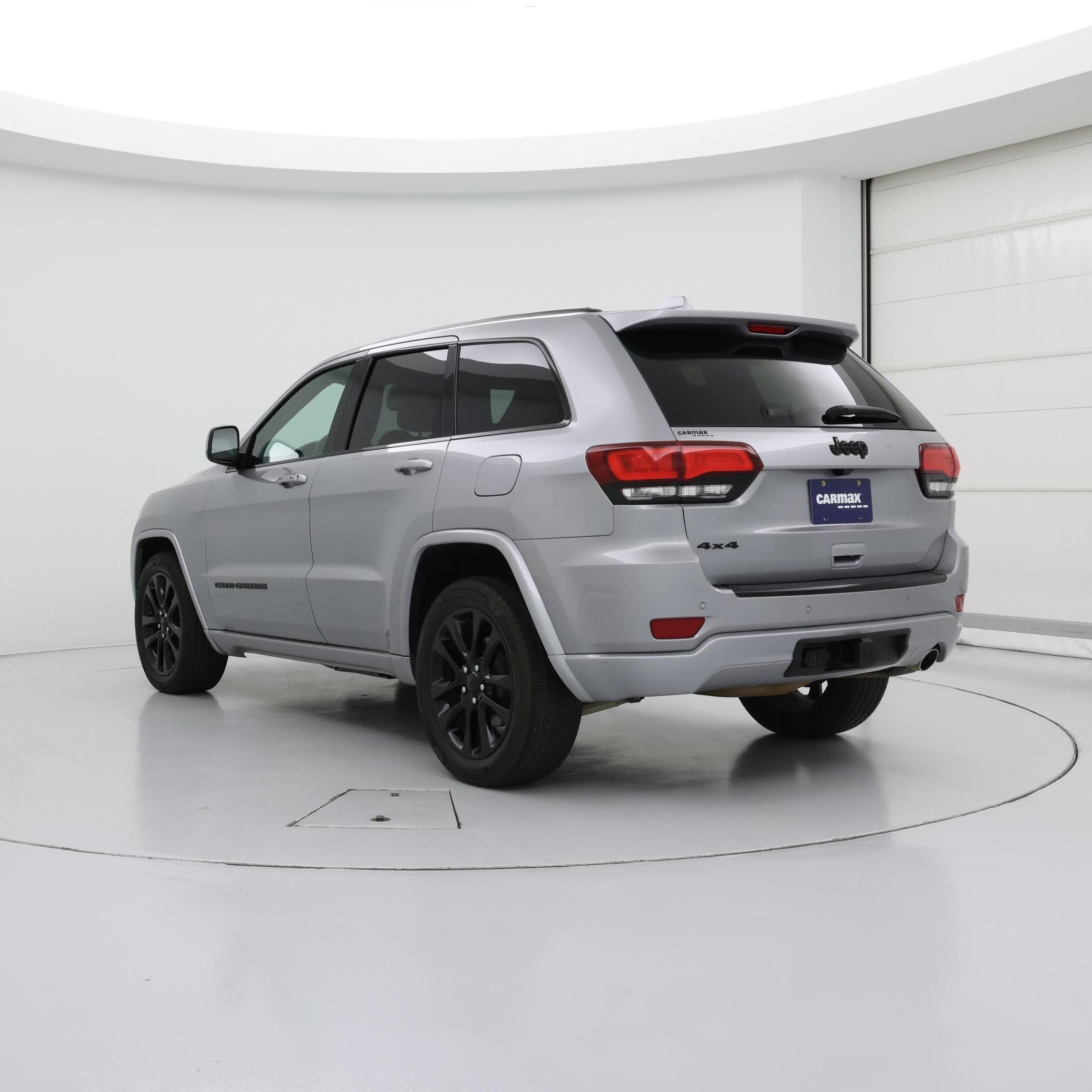 Thumbnail: 2017 Jeep Grand Cherokee - 2