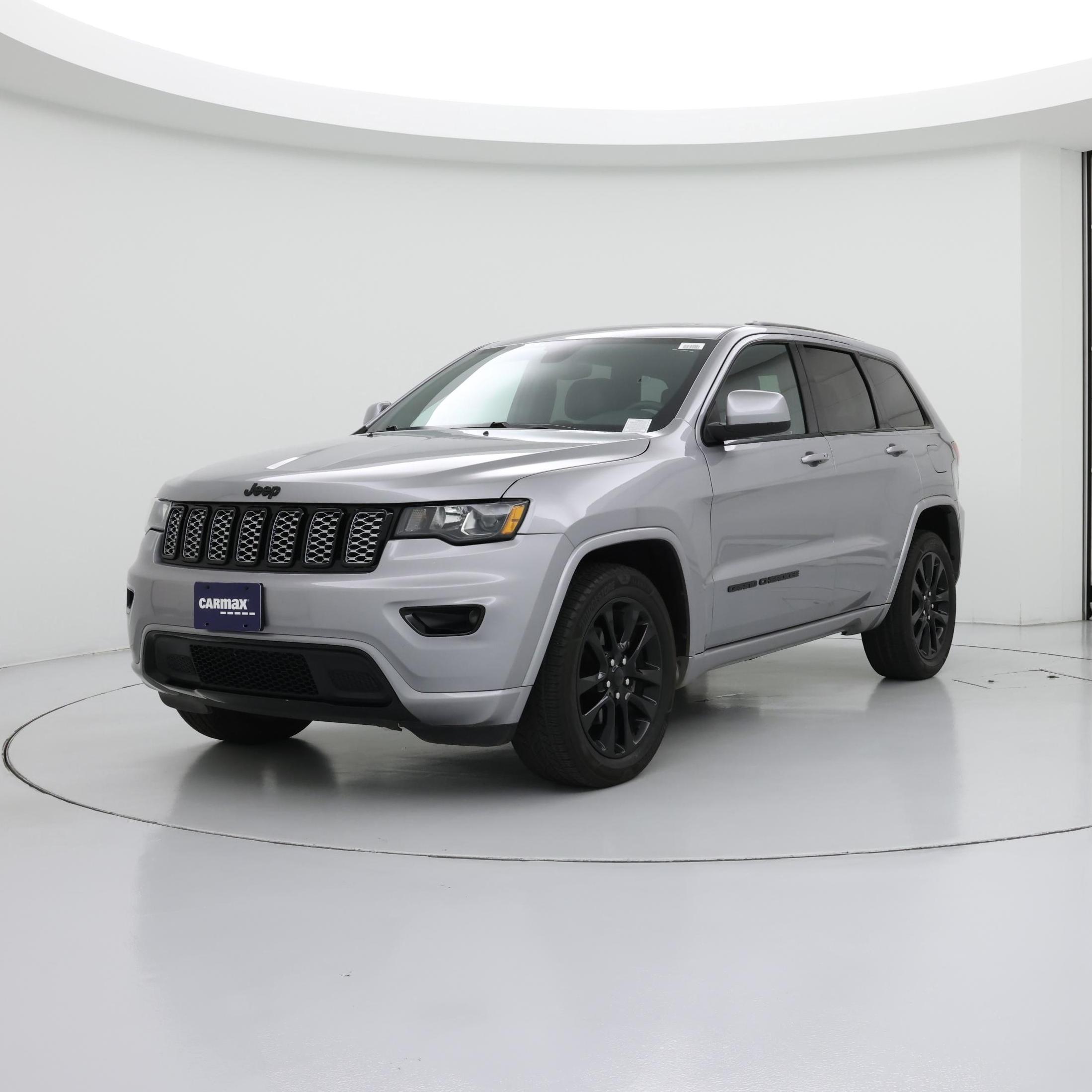 Thumbnail: 2017 Jeep Grand Cherokee - 4