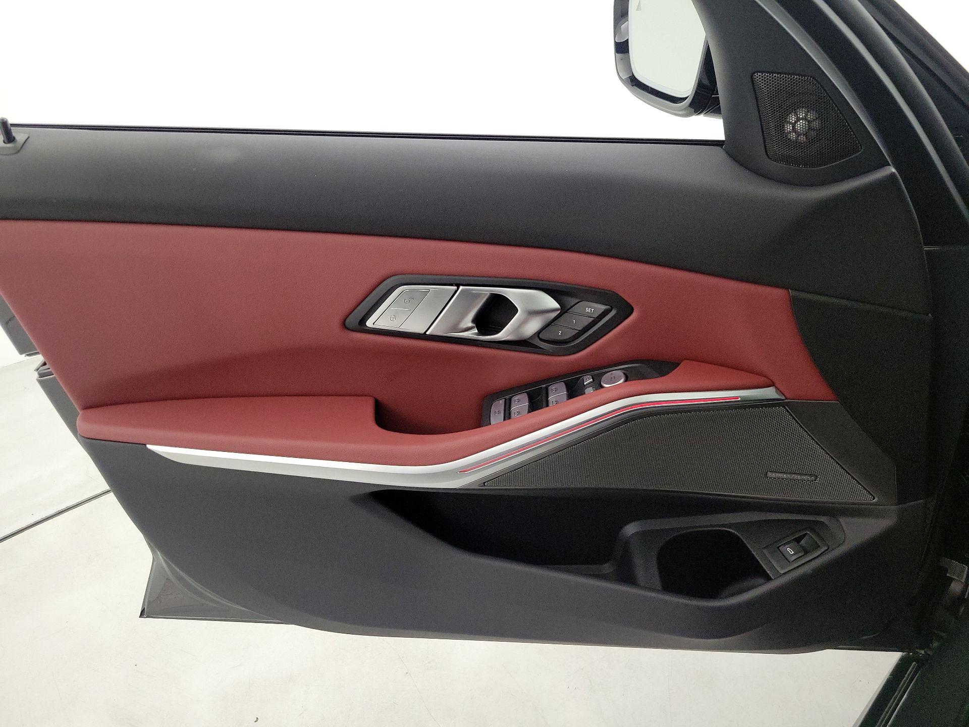 Thumbnail: 2025 BMW 3 Series - 12